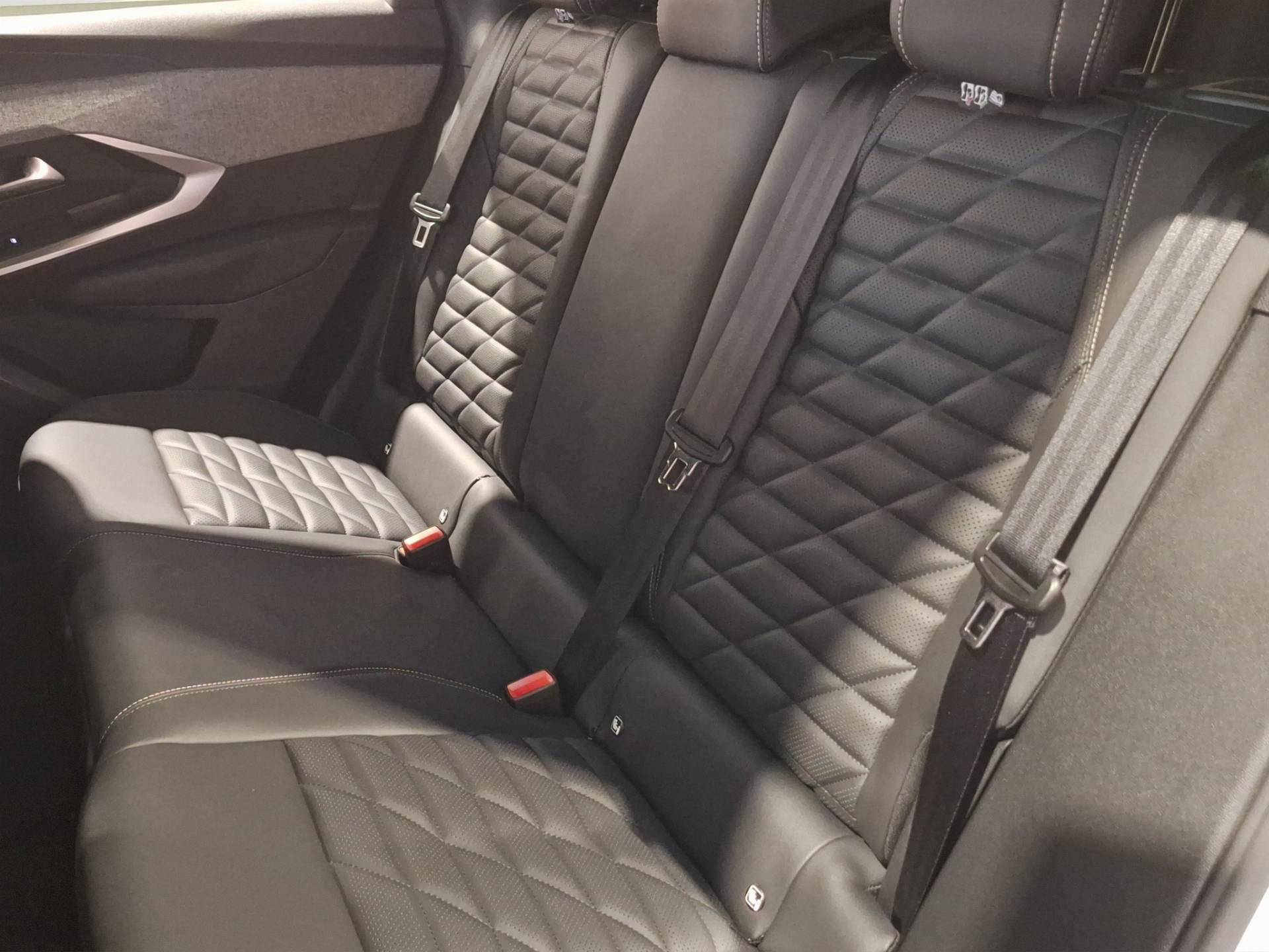 PEUGEOT 3008 - Foto 11