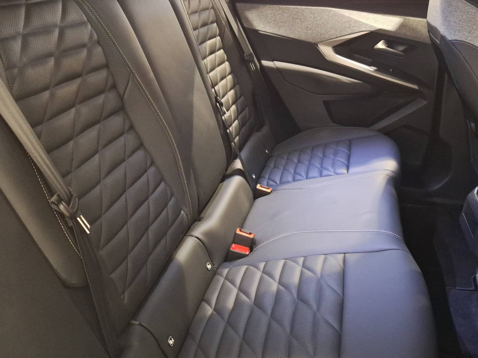 PEUGEOT 3008 - Foto 17