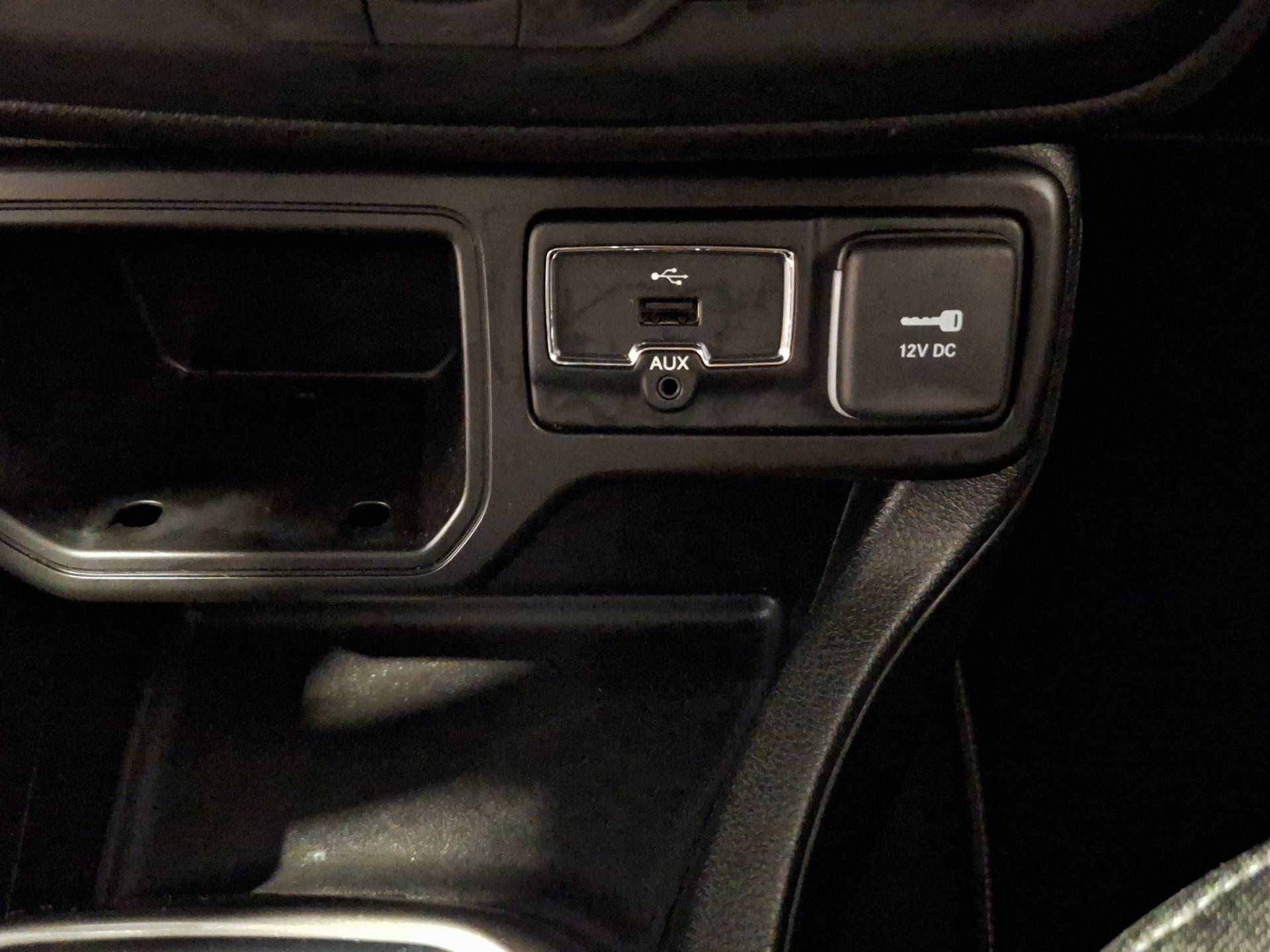 JEEP Renegade - Foto 25