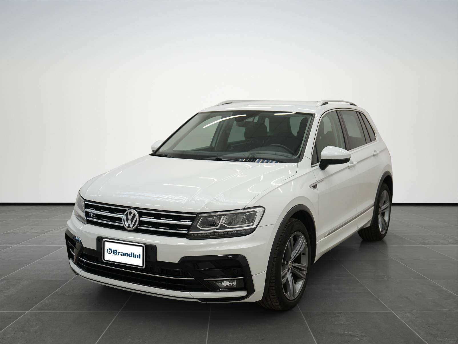 VOLKSWAGEN Tiguan - Foto 1