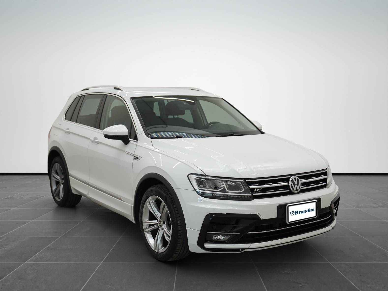 VOLKSWAGEN Tiguan - Foto 3