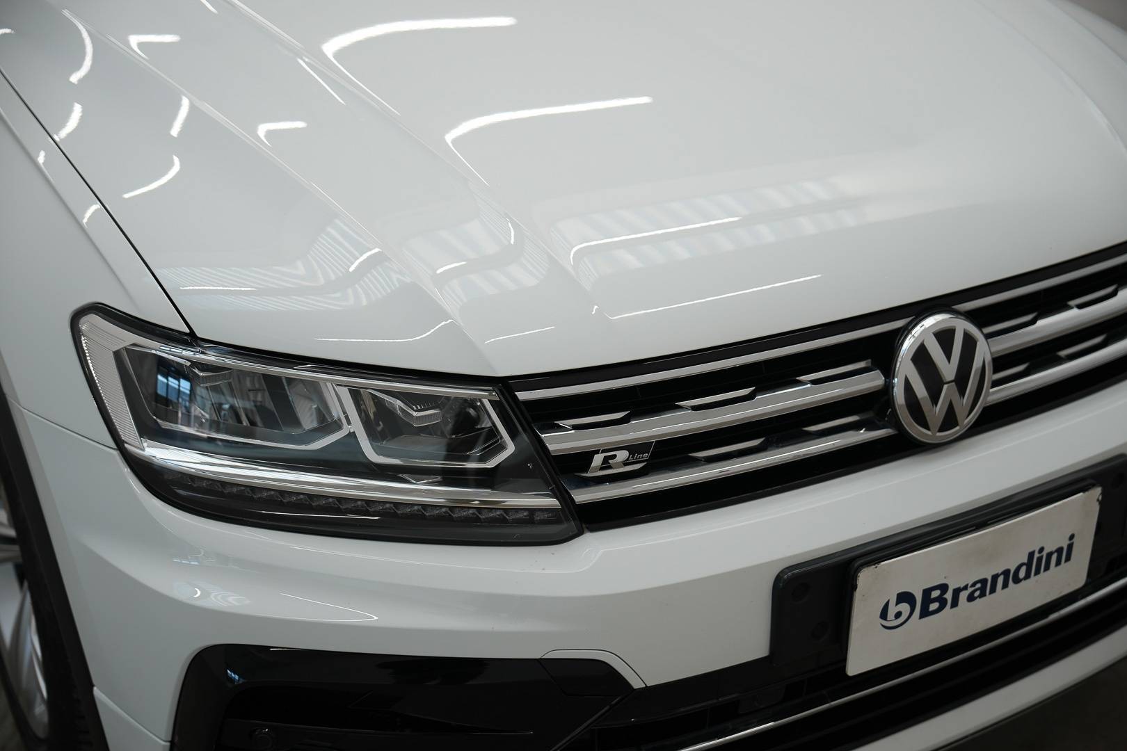 VOLKSWAGEN Tiguan - Foto 4