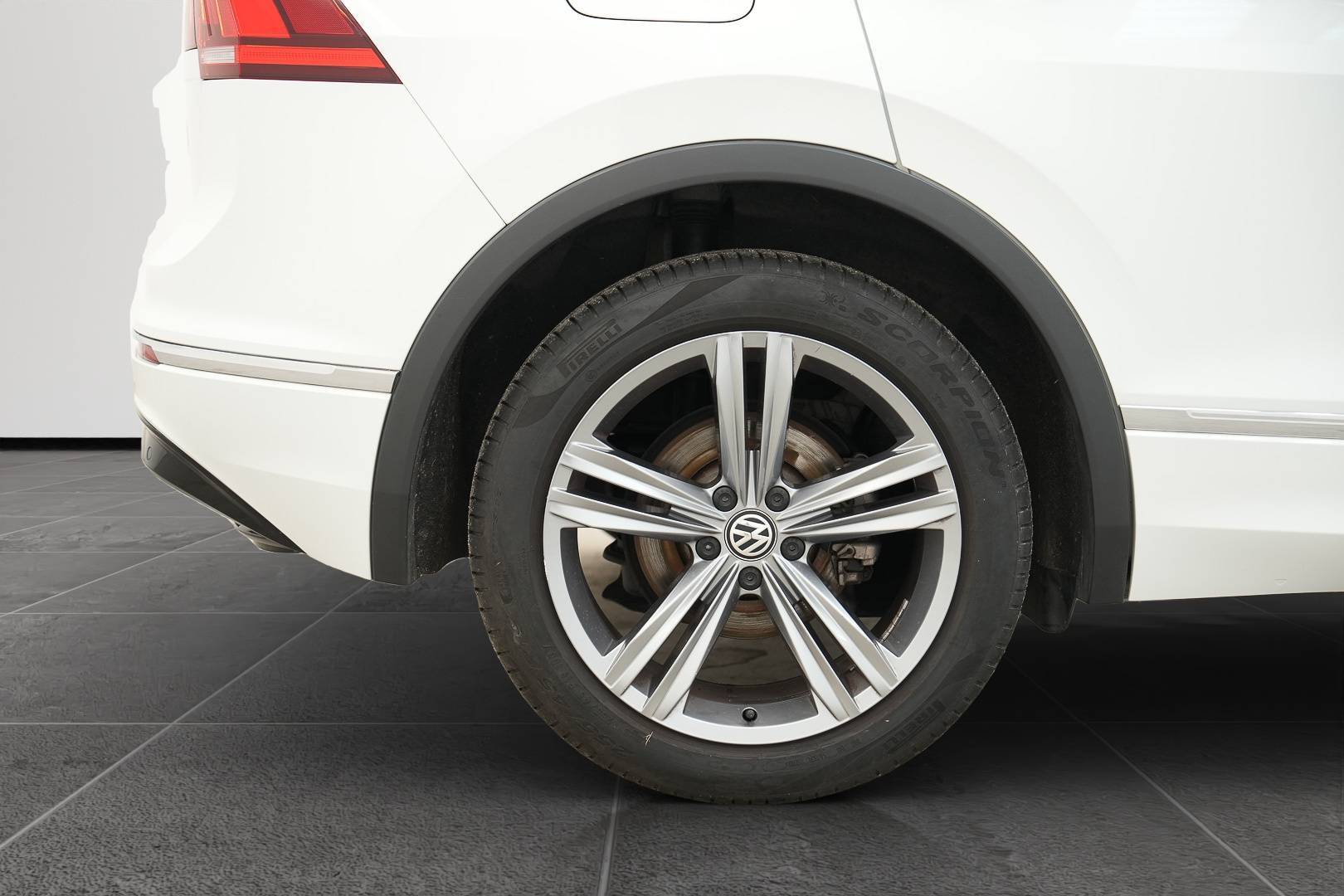 VOLKSWAGEN Tiguan - Foto 7