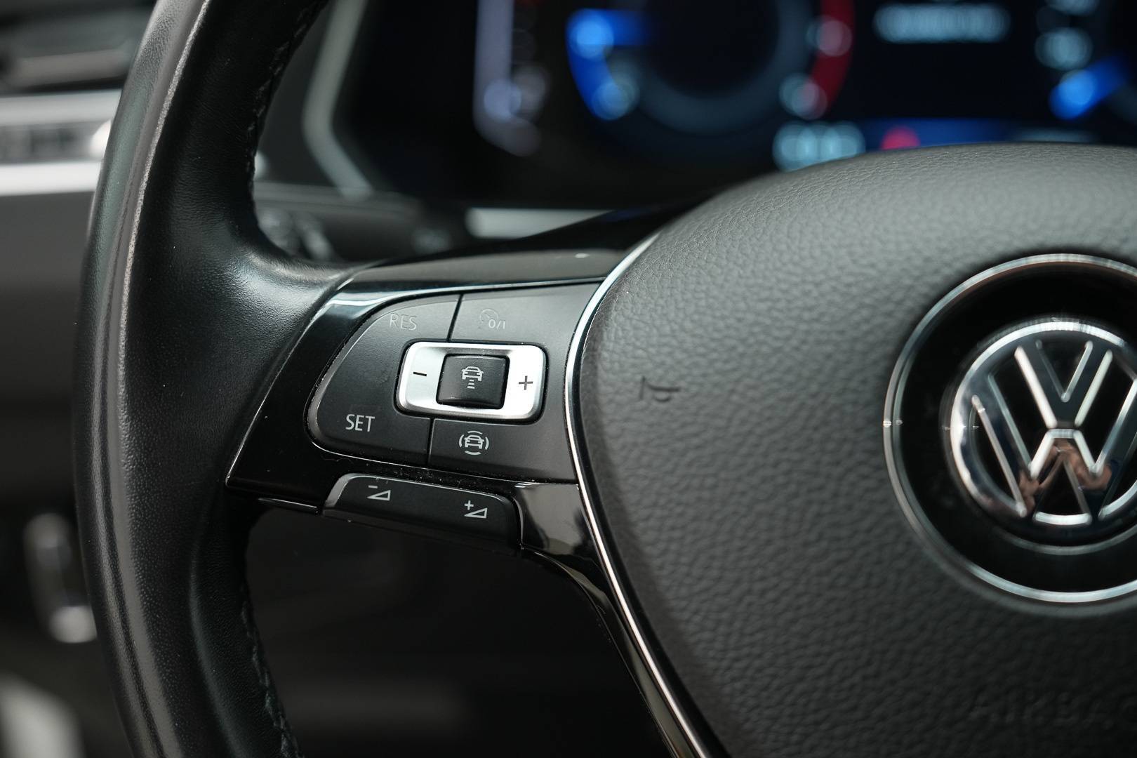 VOLKSWAGEN Tiguan - Foto 12