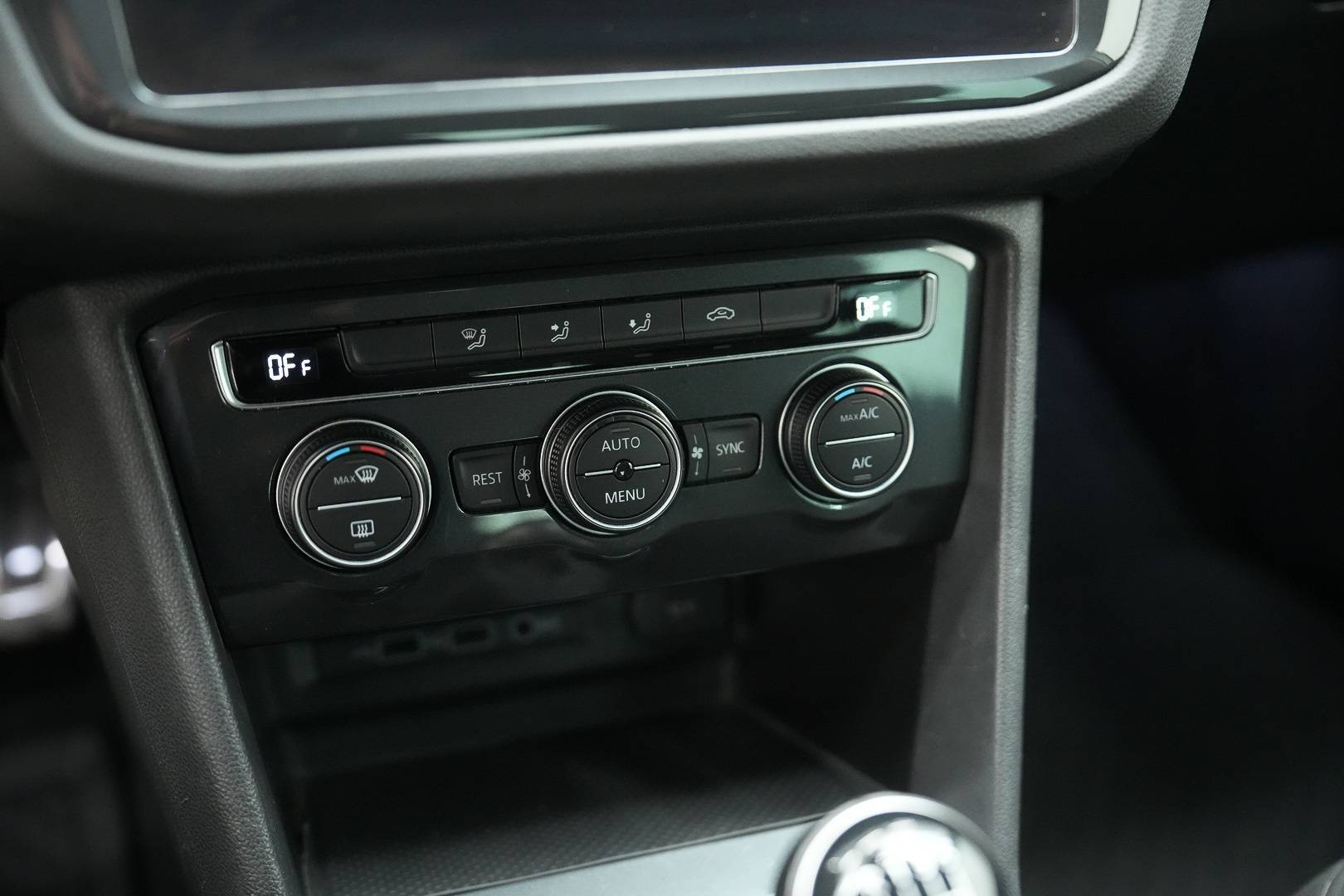 VOLKSWAGEN Tiguan - Foto 17