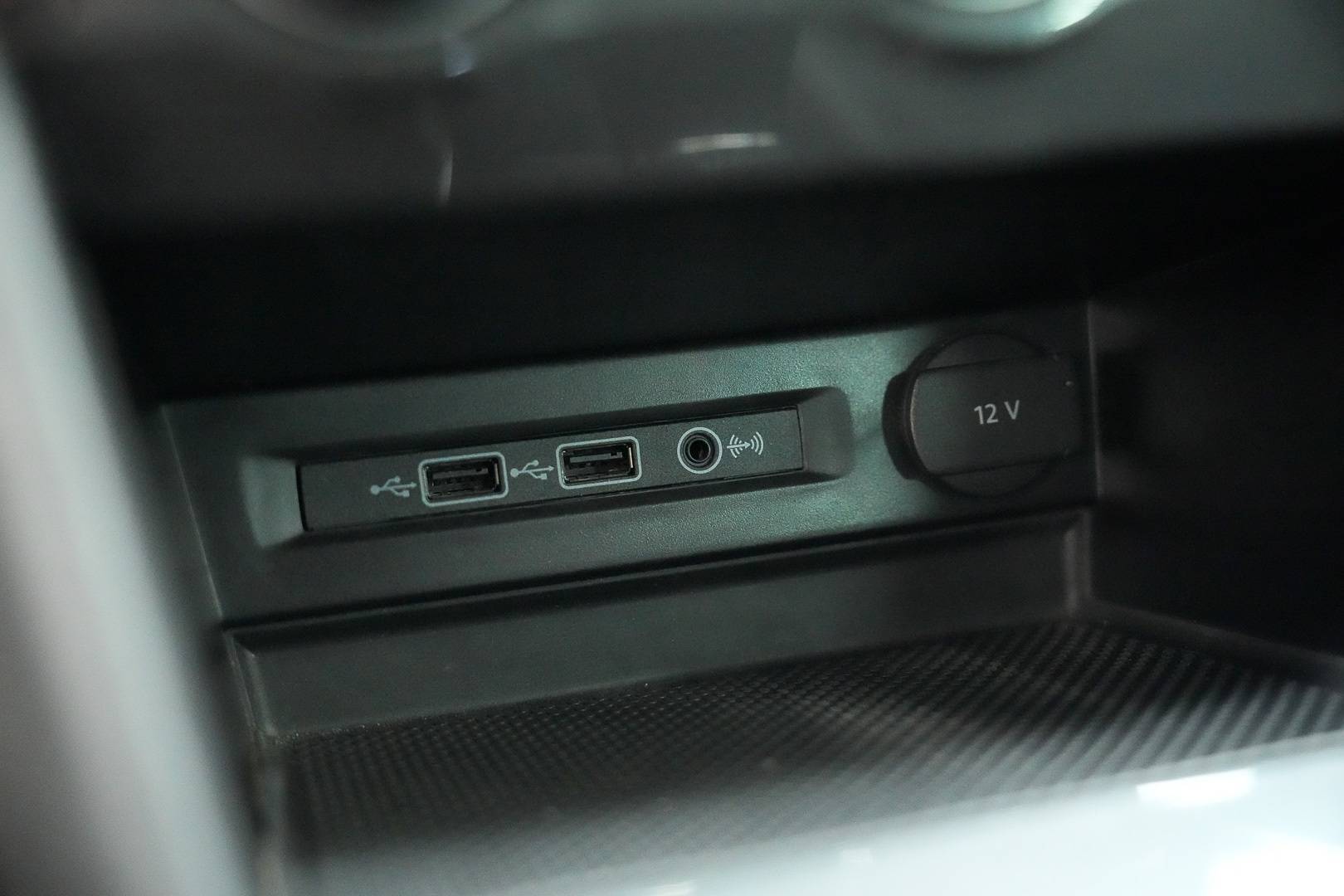 VOLKSWAGEN Tiguan - Foto 18