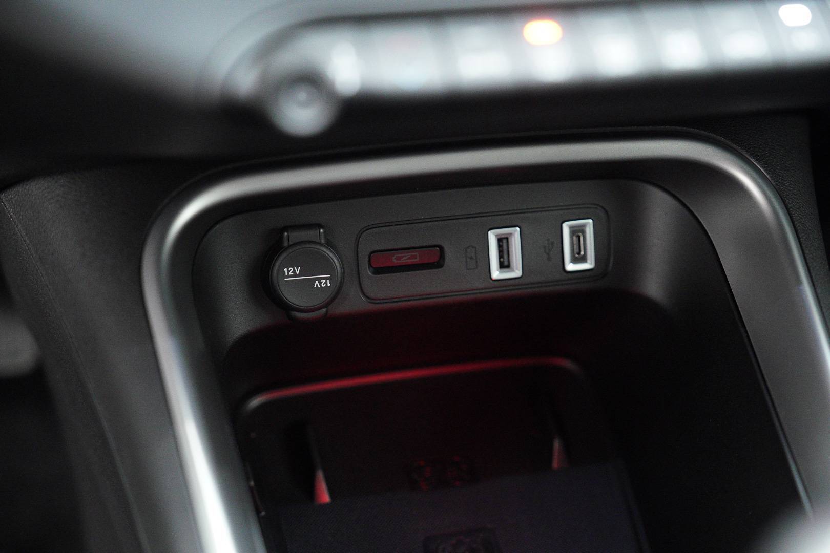 JEEP Avenger - Foto 18