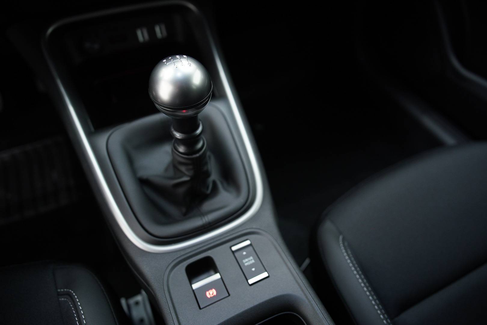 JEEP Avenger - Foto 19