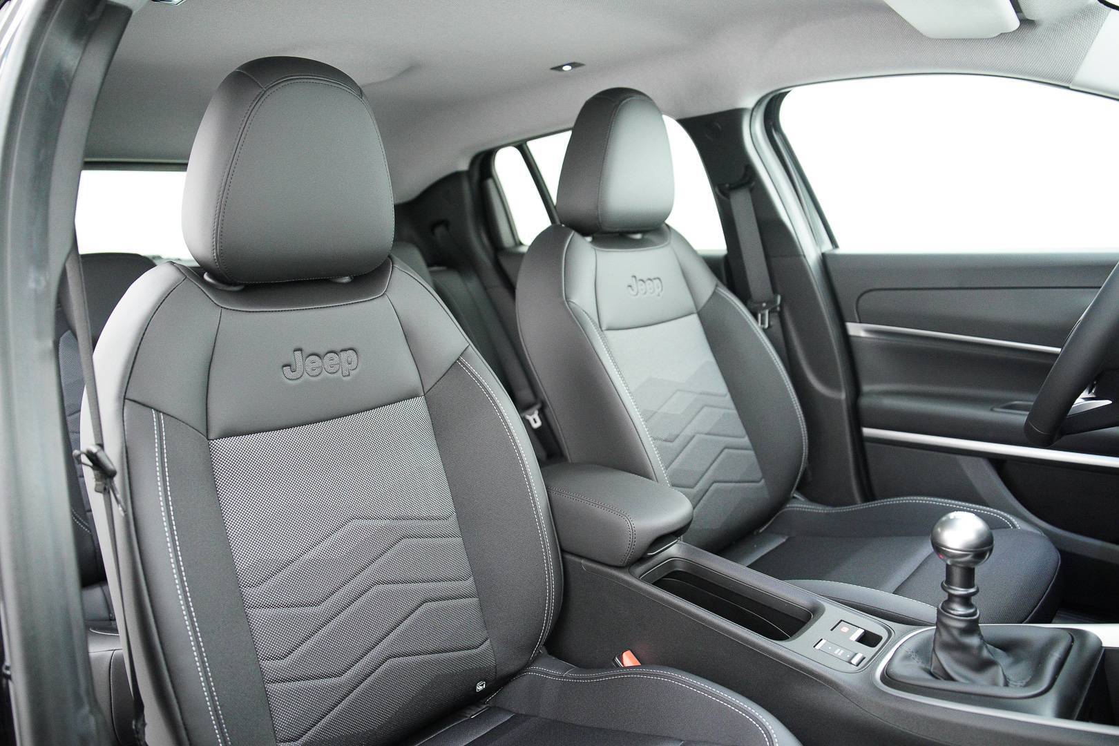 JEEP Avenger - Foto 21