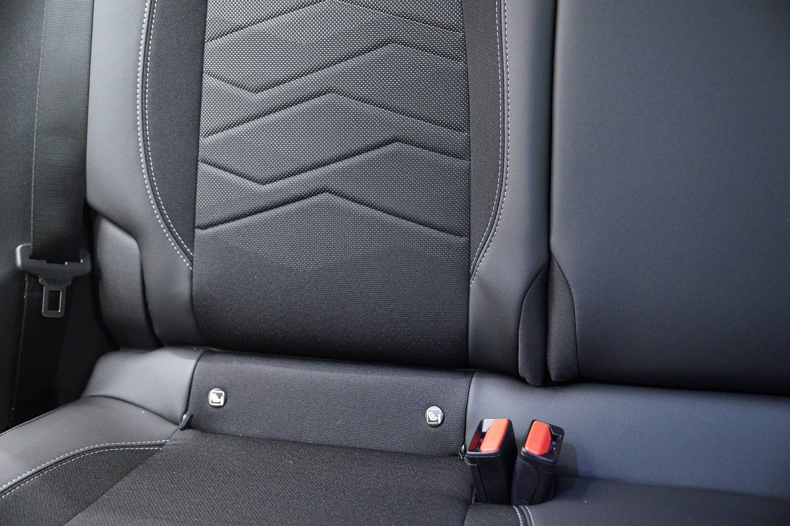 JEEP Avenger - Foto 24