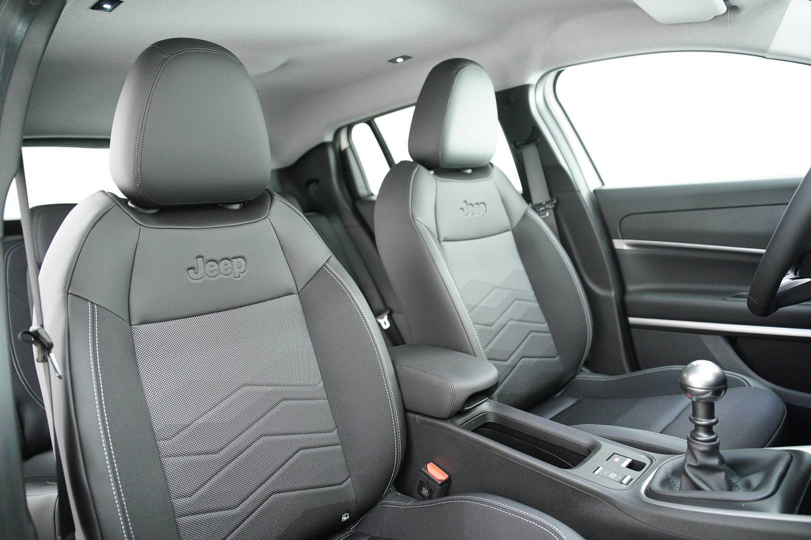 JEEP Avenger - Foto 21