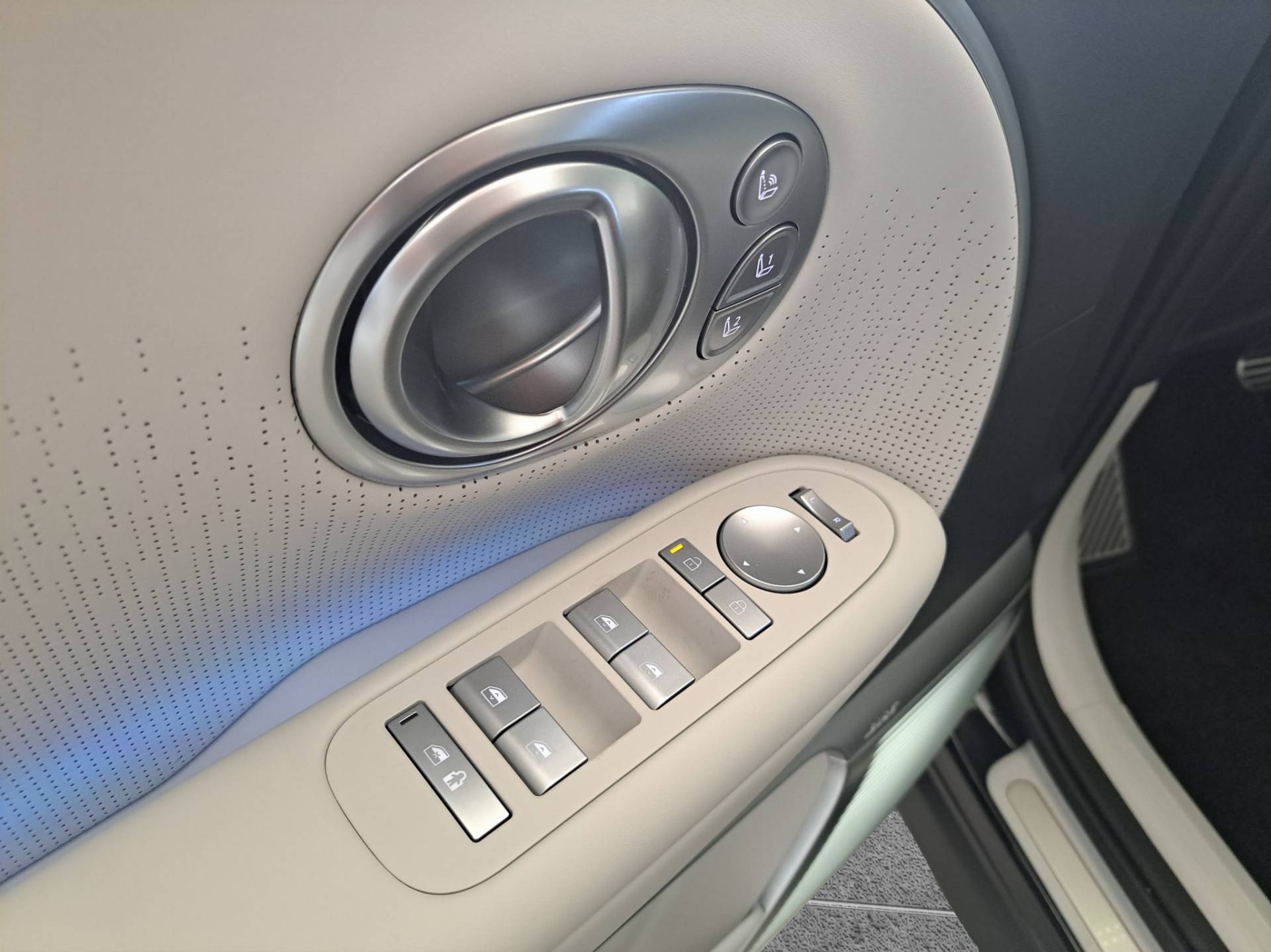 HYUNDAI IONIQ 9 - Foto 8