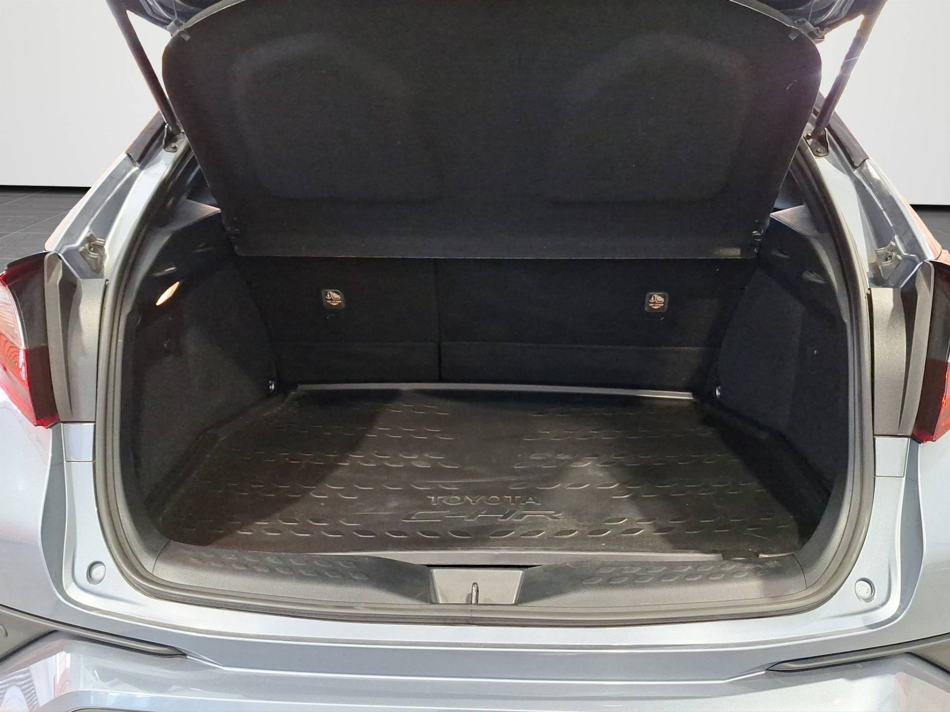 TOYOTA C-HR - Foto 18