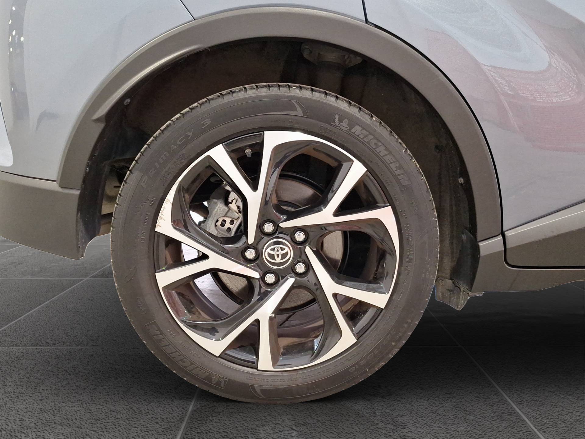 TOYOTA C-HR - Foto 21