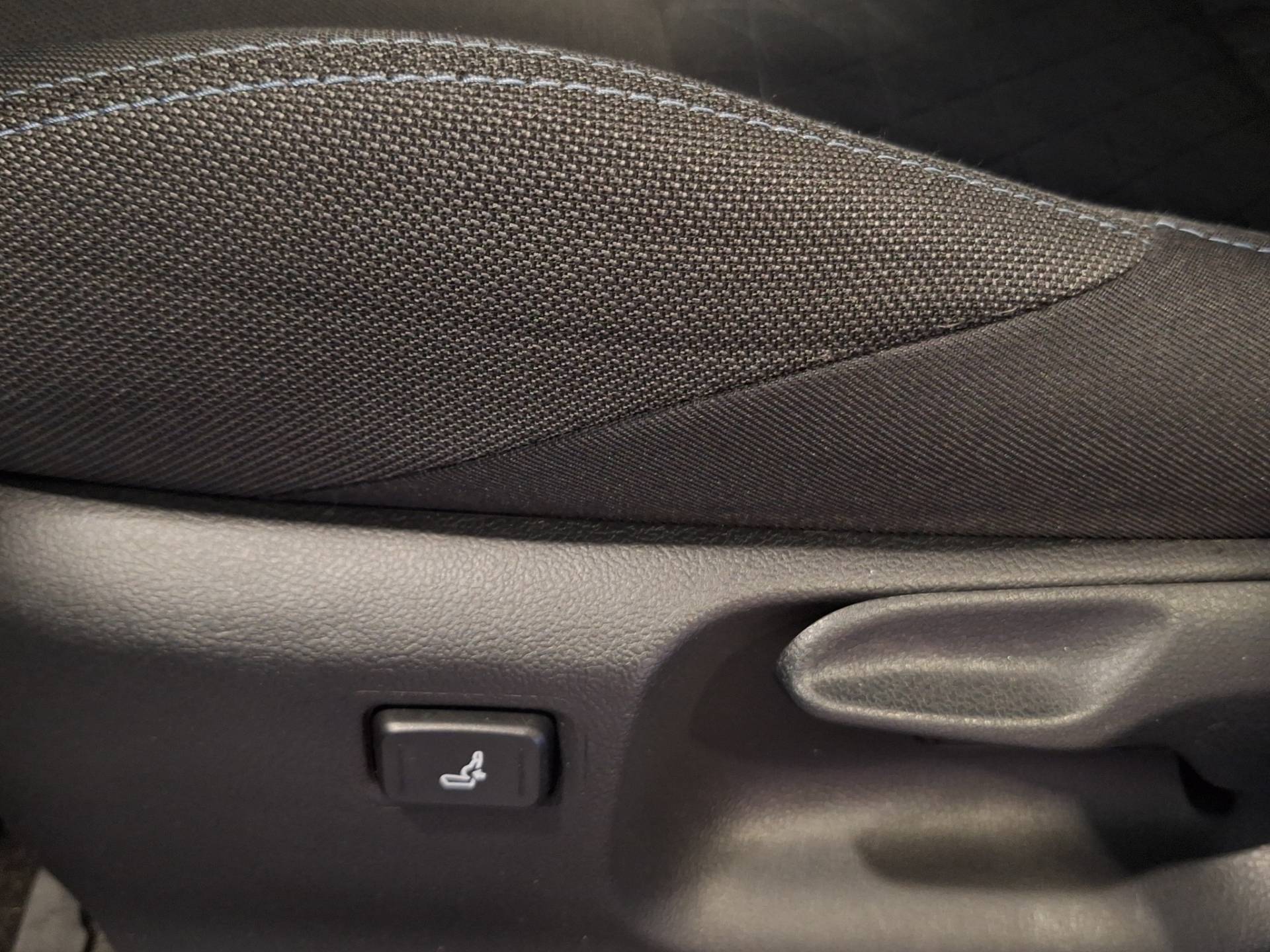 TOYOTA C-HR - Foto 27