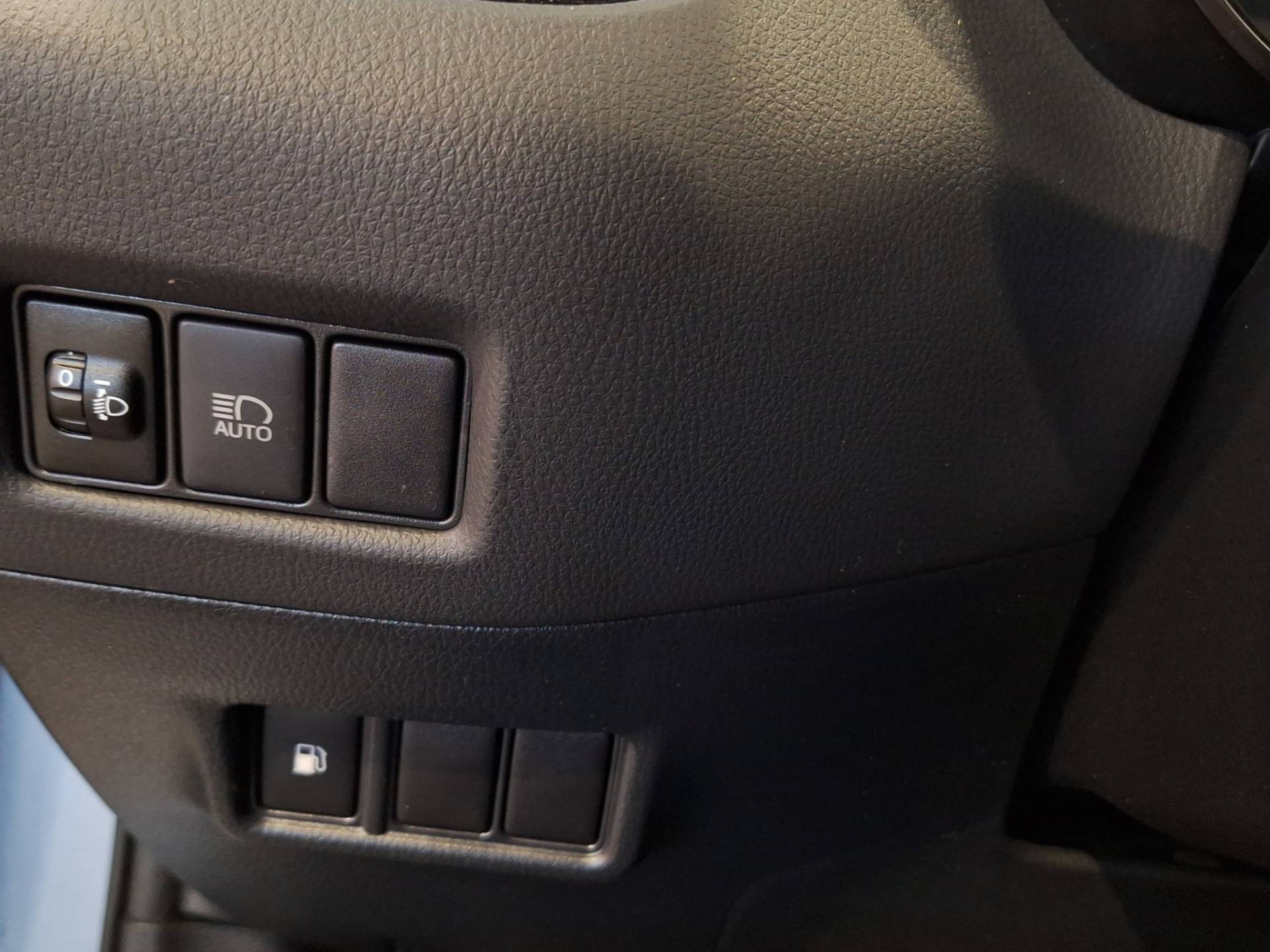 TOYOTA C-HR - Foto 28