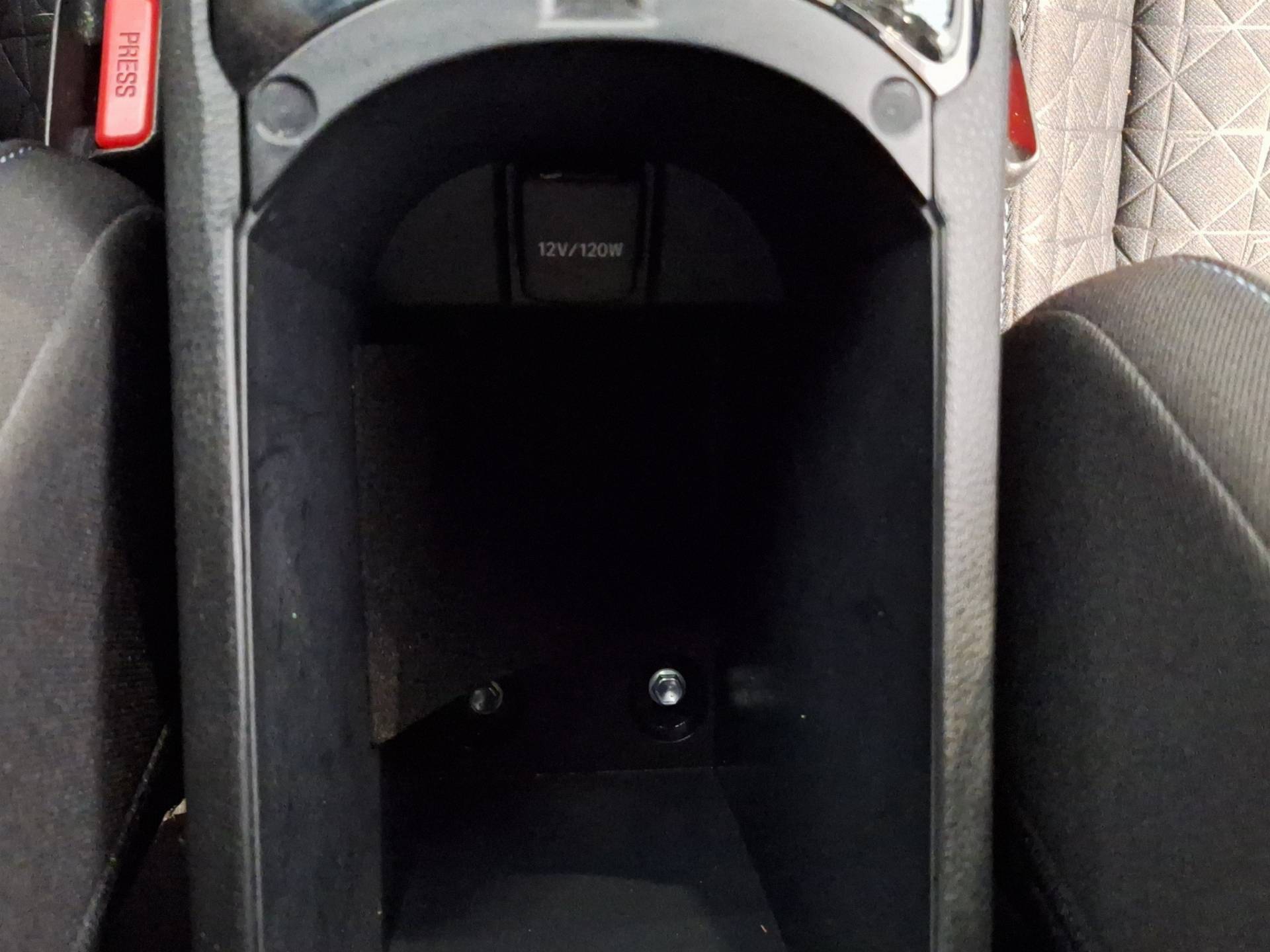 TOYOTA C-HR - Foto 30