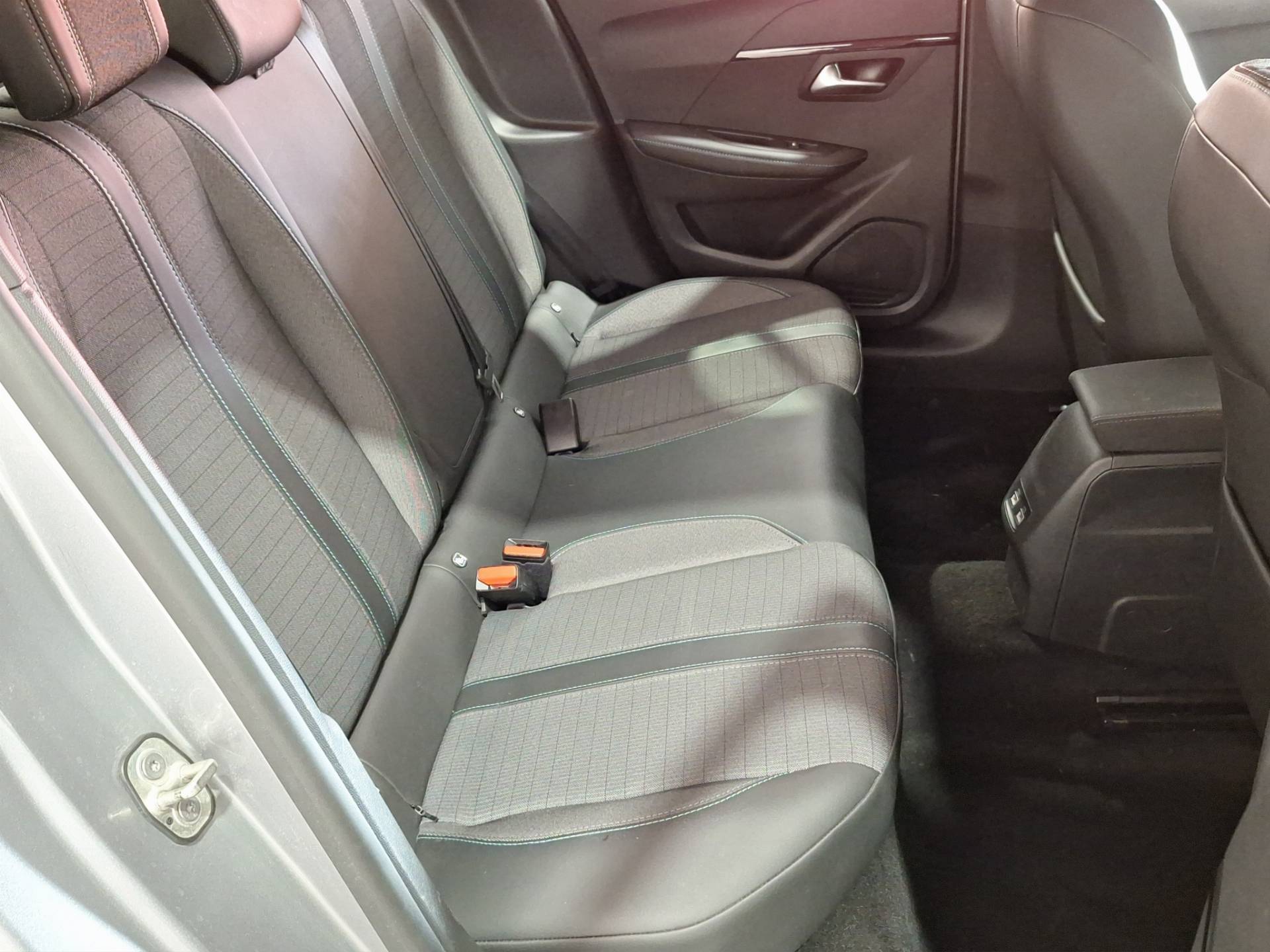 PEUGEOT 208 - Foto 17