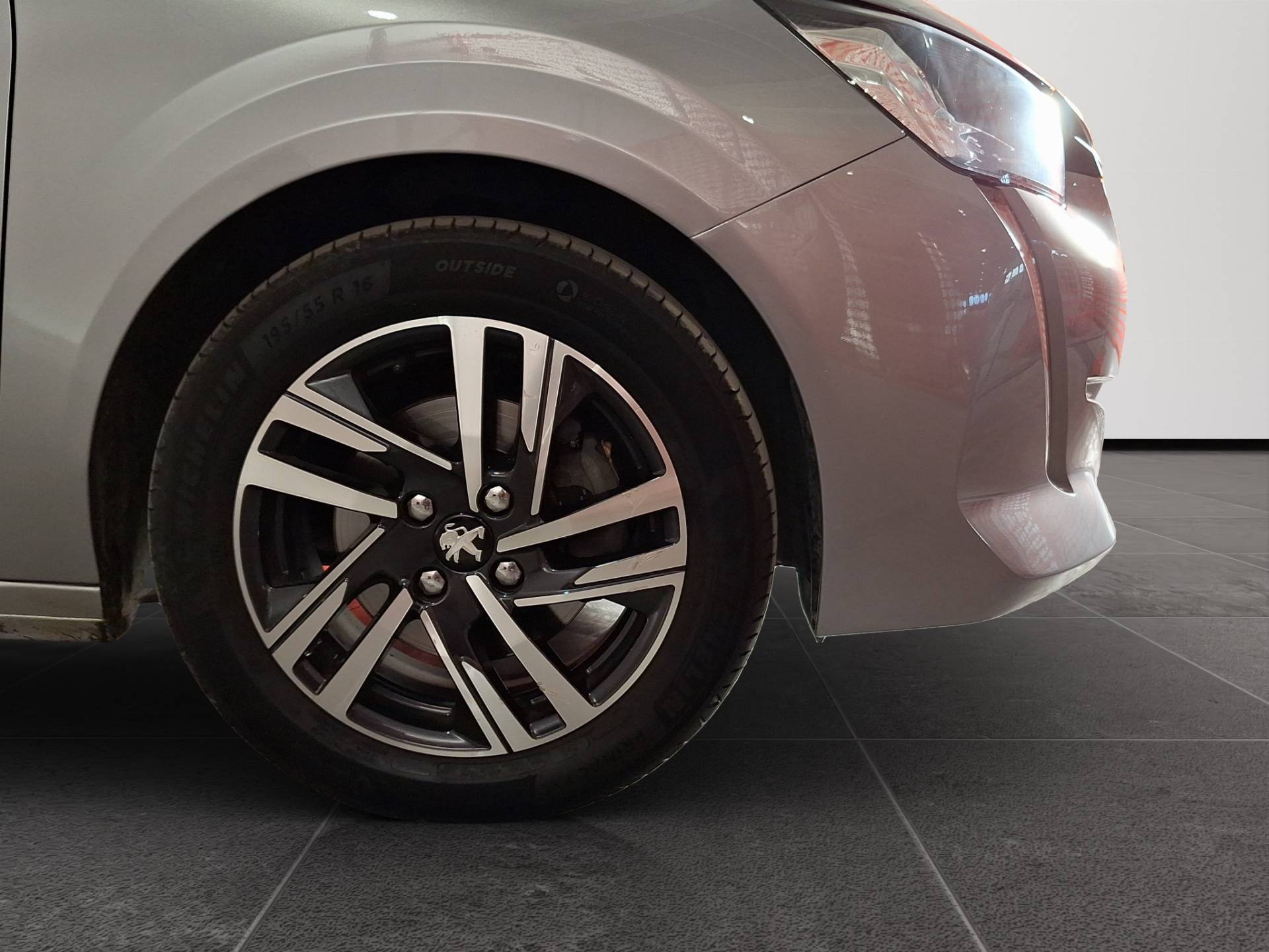 PEUGEOT 208 - Foto 22