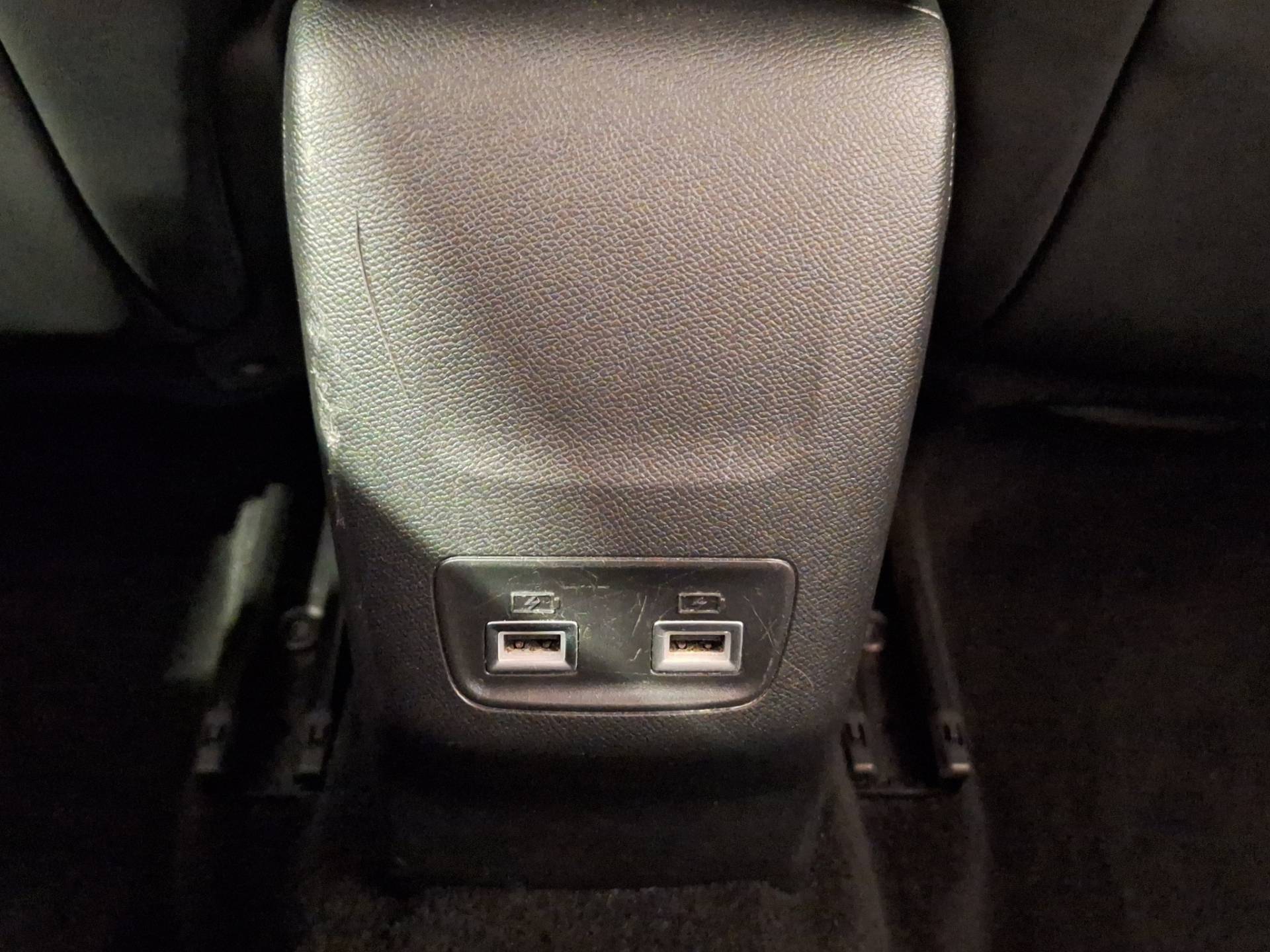 PEUGEOT 208 - Foto 30