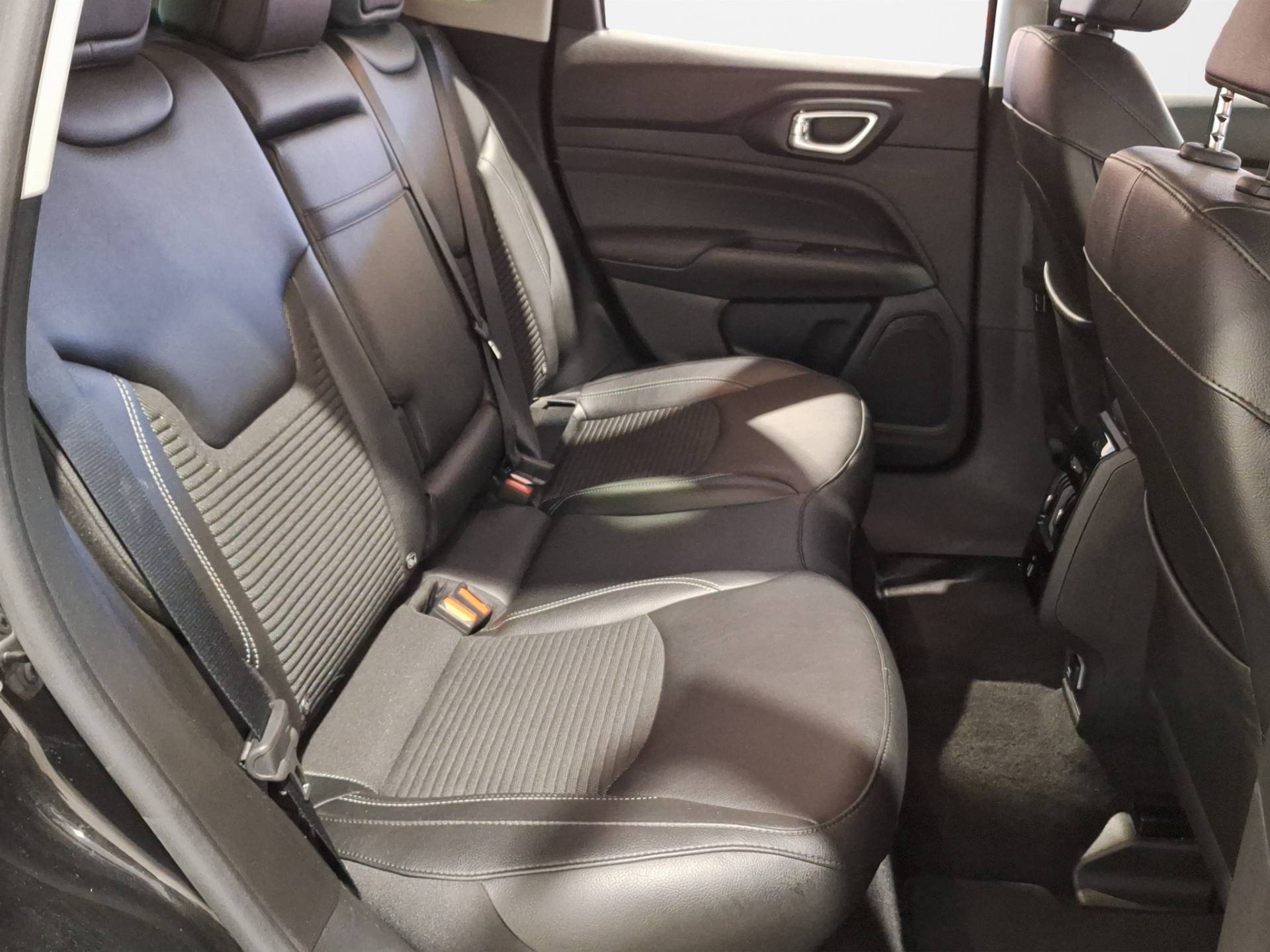 JEEP Compass - Foto 17