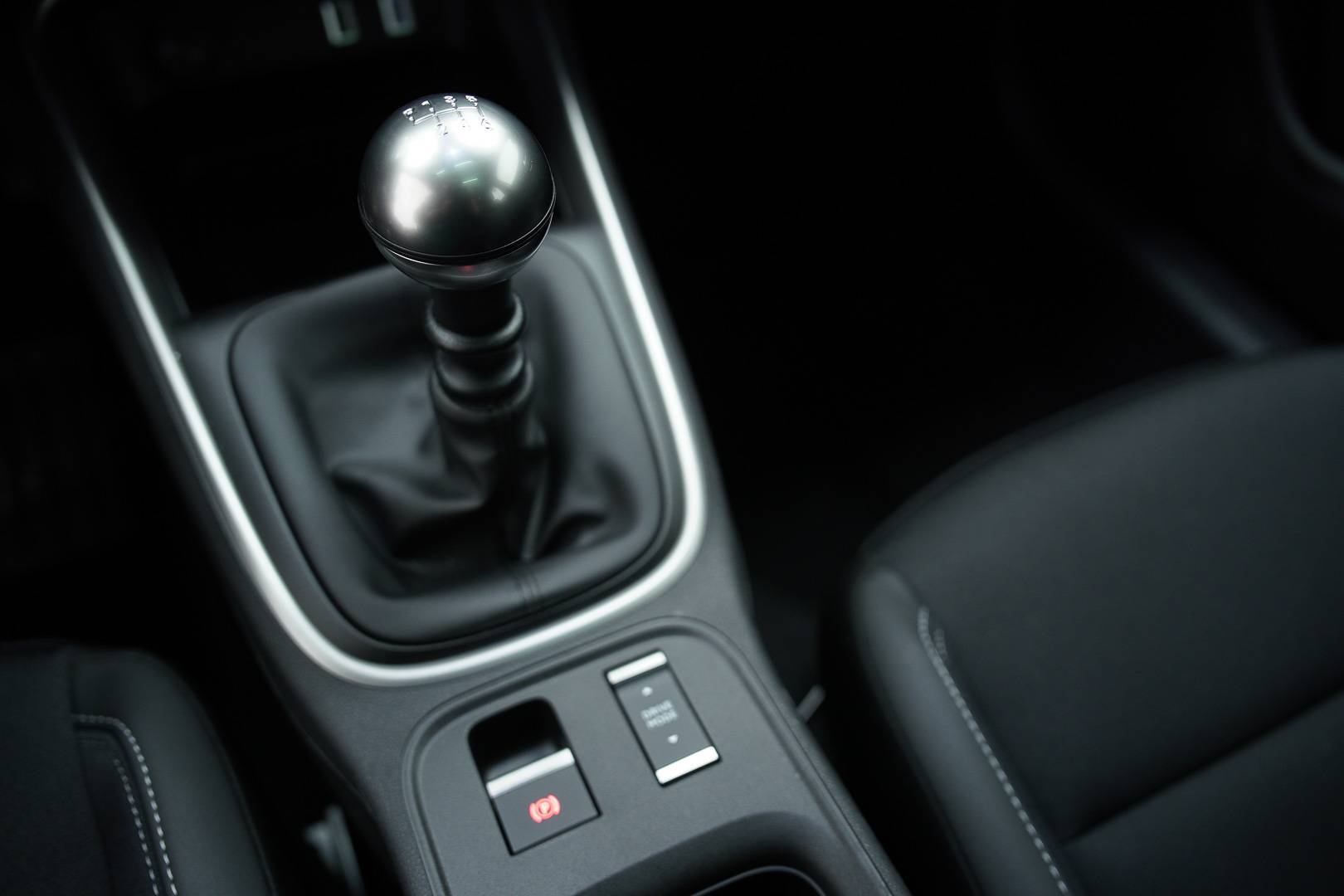 JEEP Avenger - Foto 18