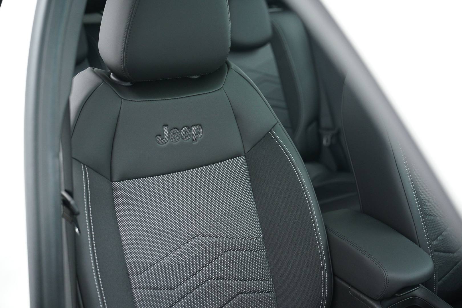 JEEP Avenger - Foto 22