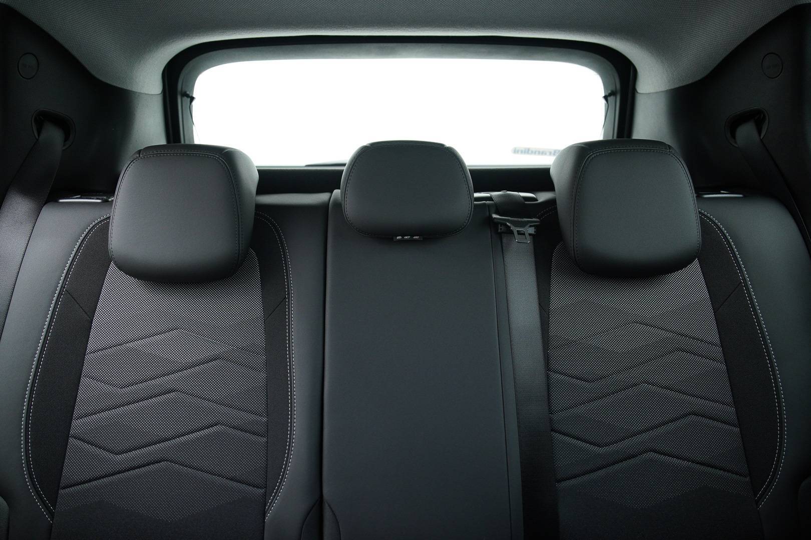 JEEP Avenger - Foto 23