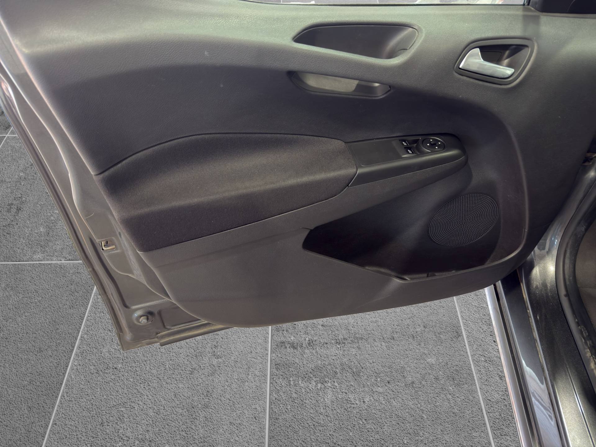 FORD Tourneo Courier - Foto 8