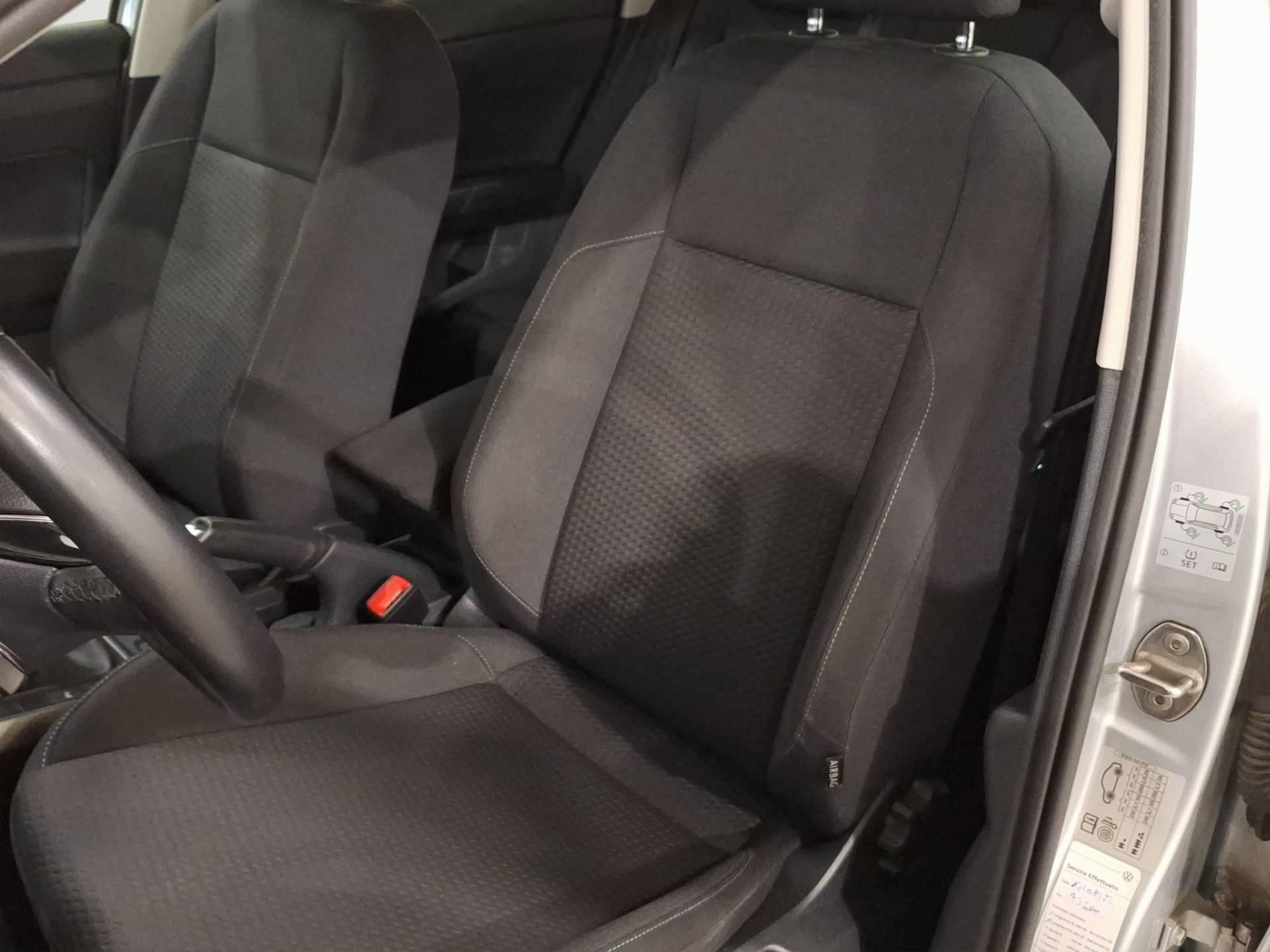 VOLKSWAGEN Polo - Foto 7