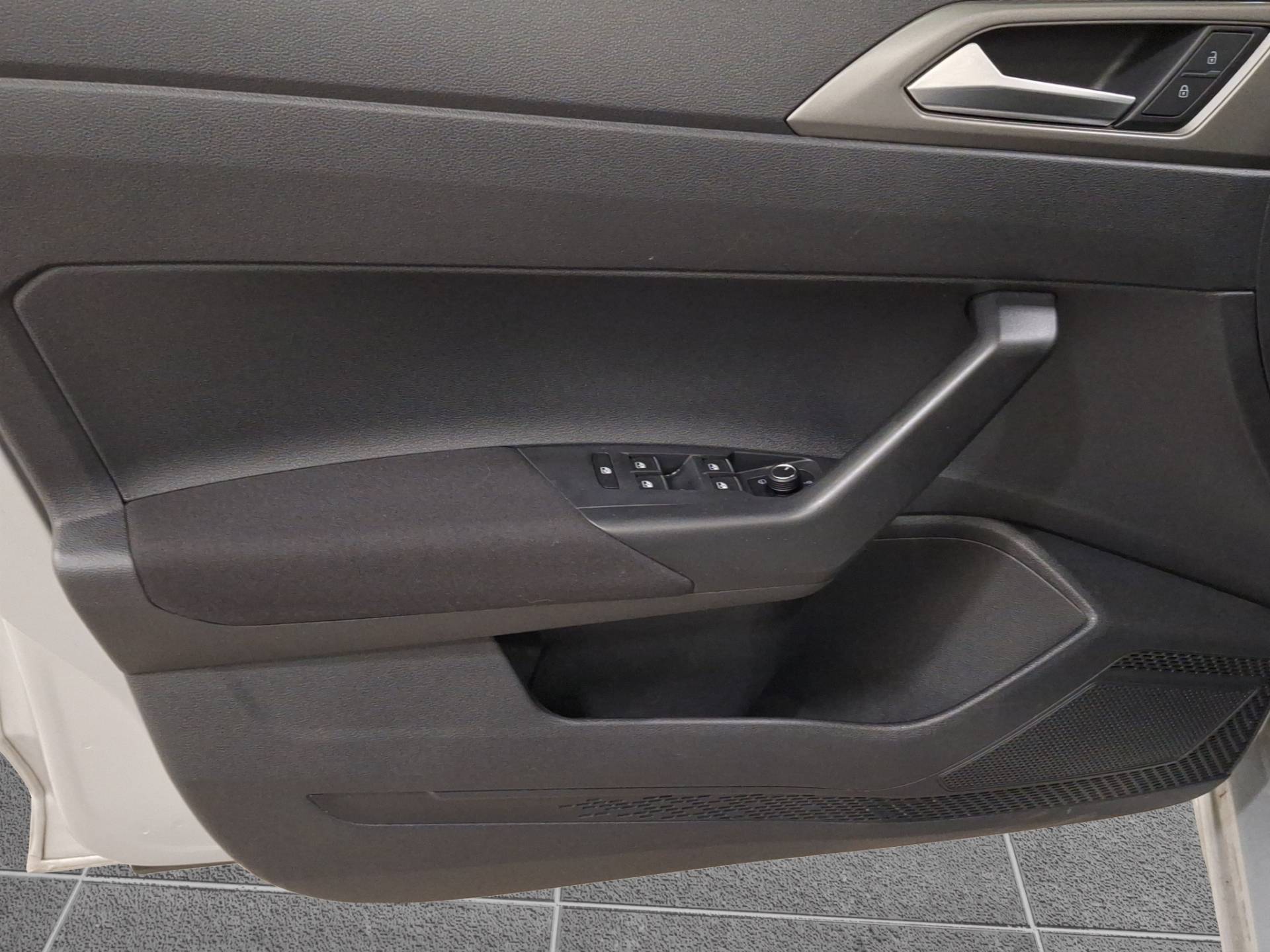 VOLKSWAGEN Polo - Foto 8