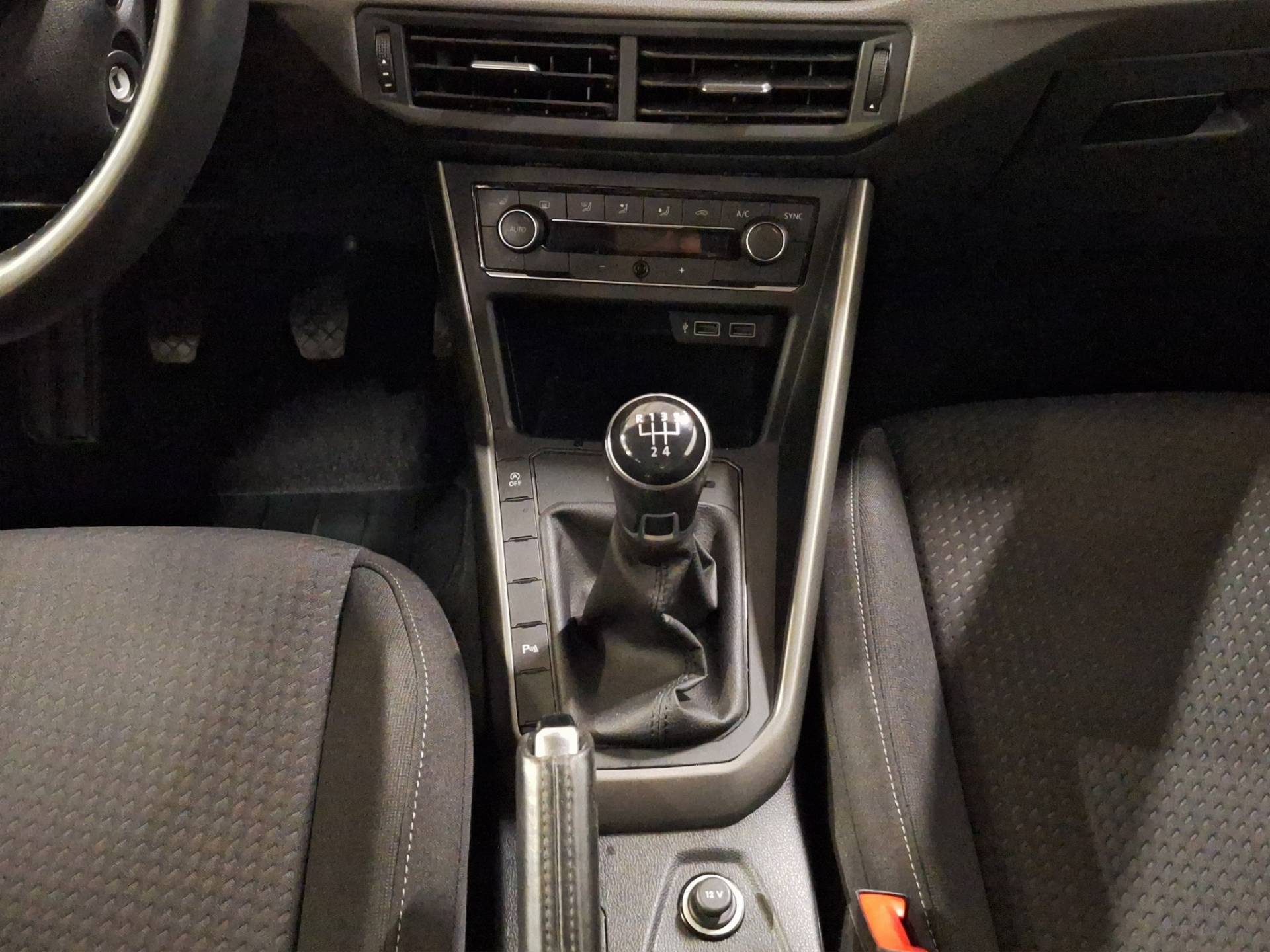 VOLKSWAGEN Polo - Foto 13