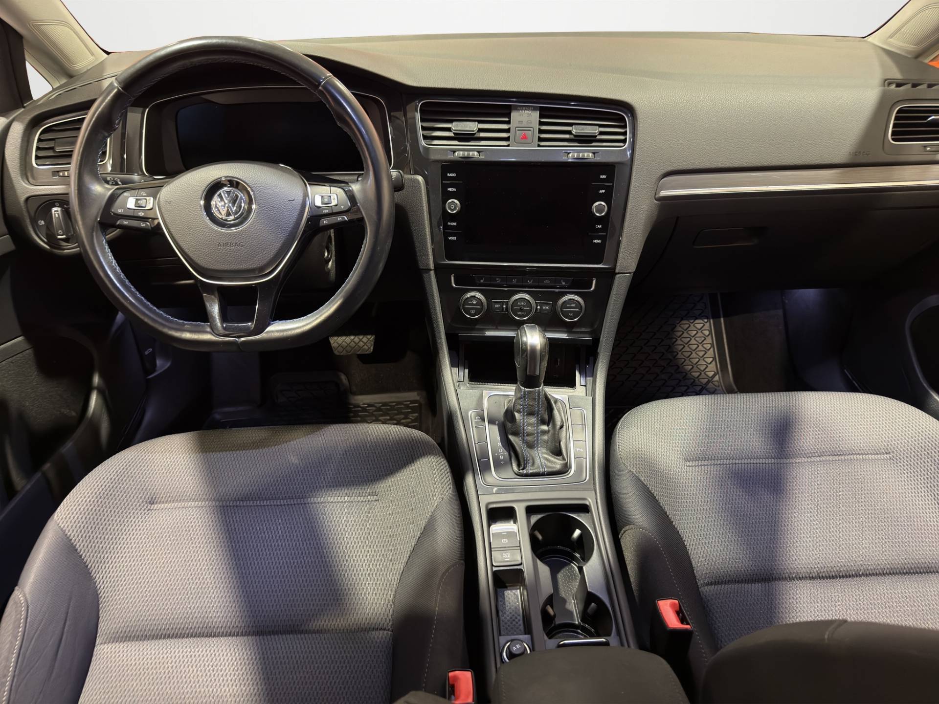 VOLKSWAGEN Golf - Foto 12