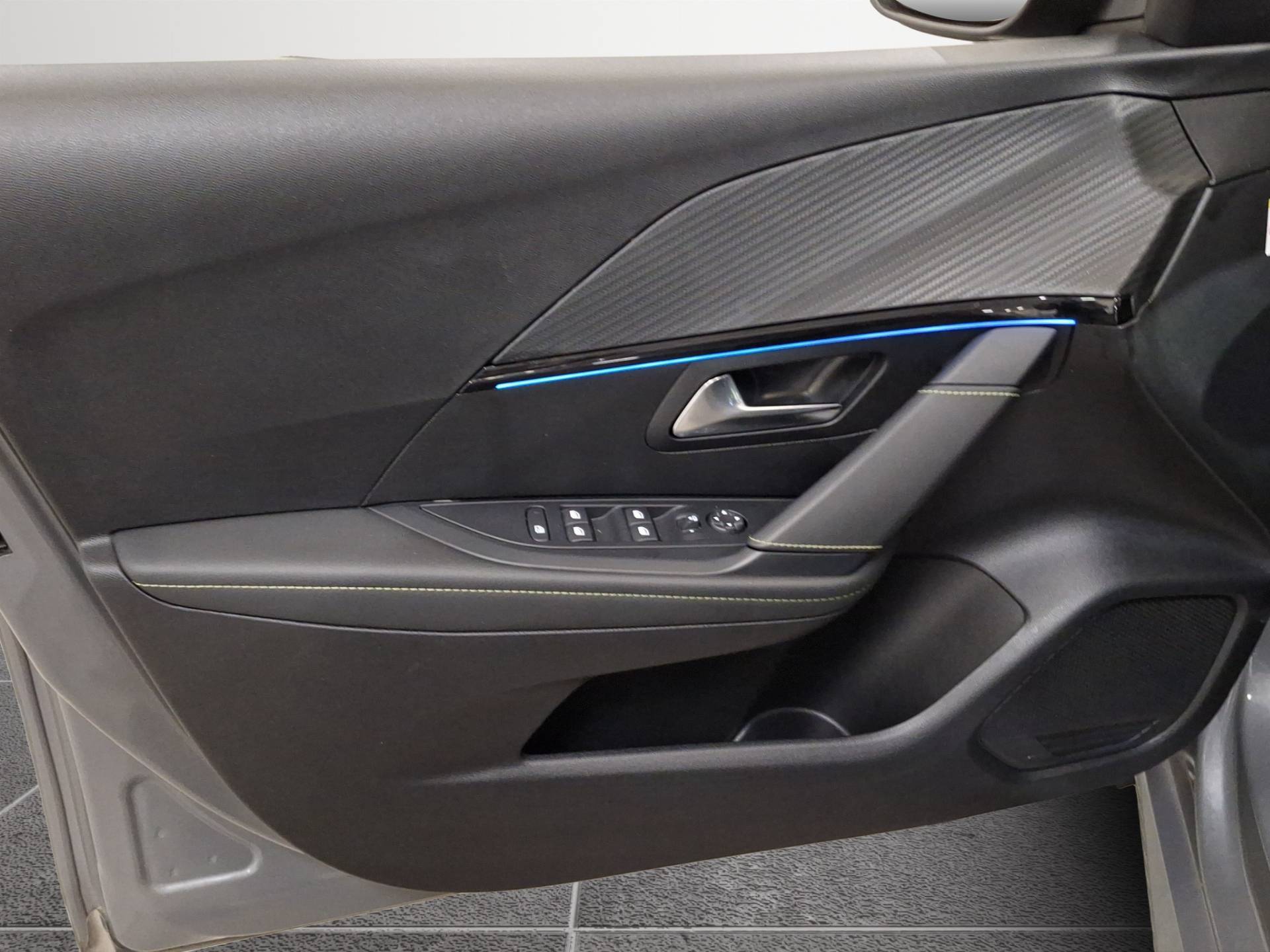 PEUGEOT 208 - Foto 8