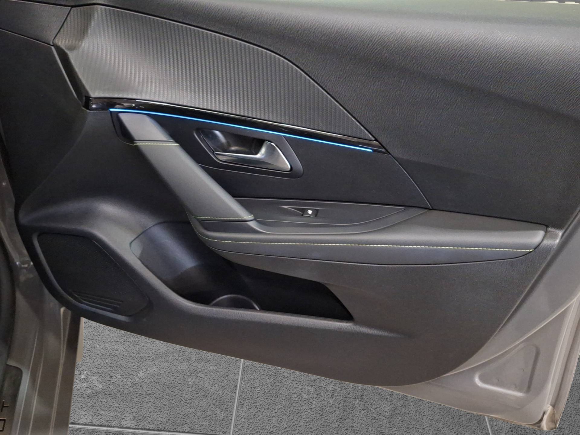 PEUGEOT 208 - Foto 16