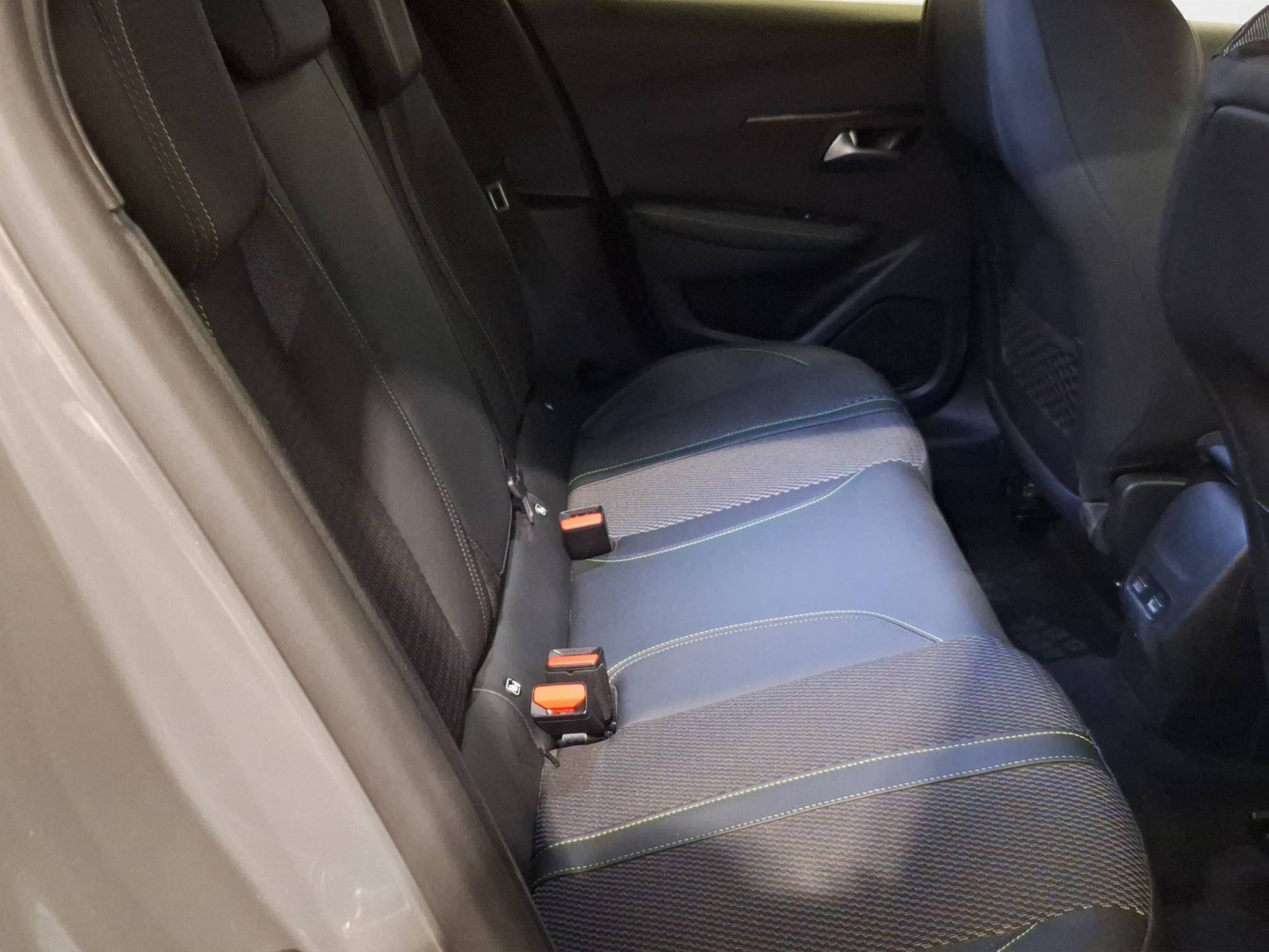 PEUGEOT 208 - Foto 17