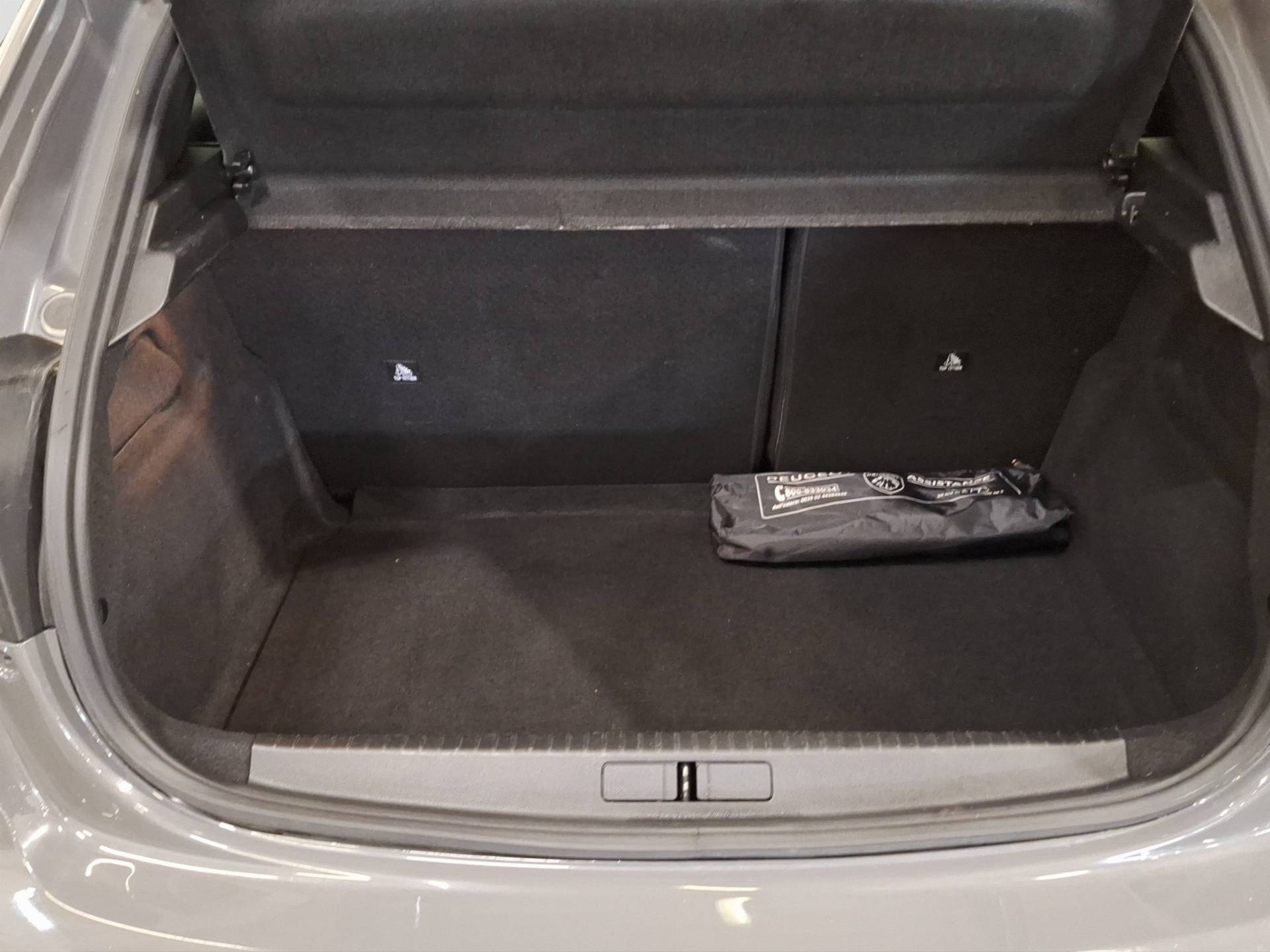 PEUGEOT 208 - Foto 18