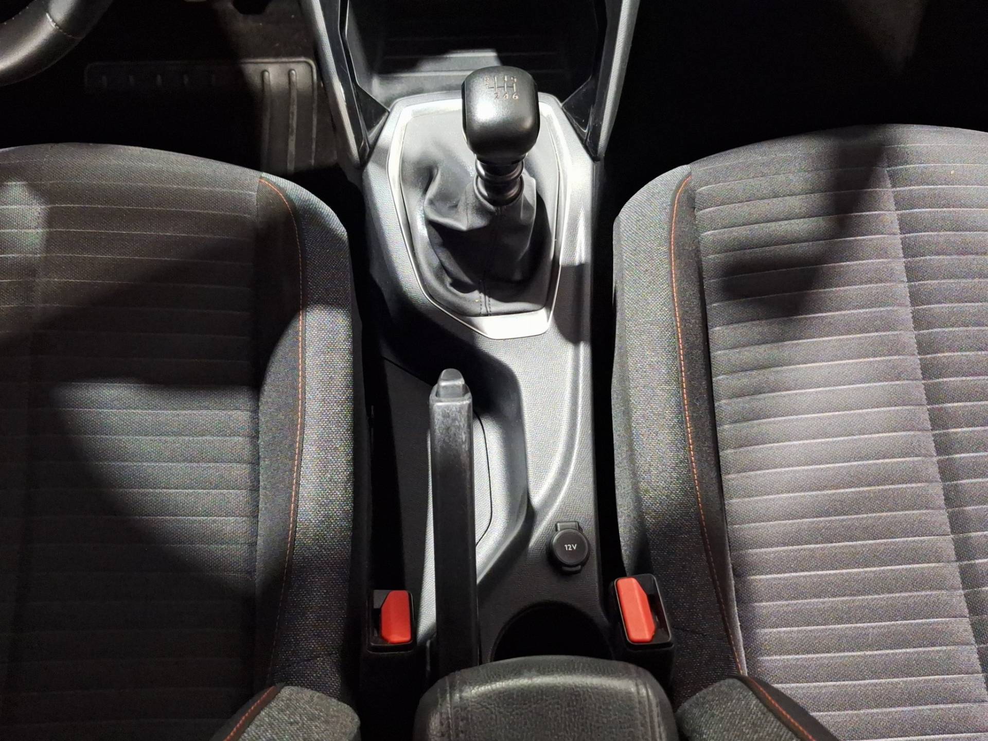 PEUGEOT 2008 - Foto 13