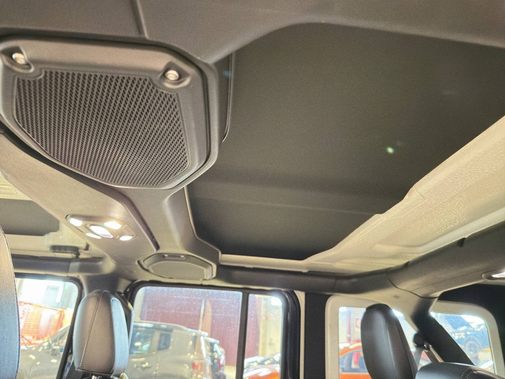 JEEP Wrangler - Foto 25