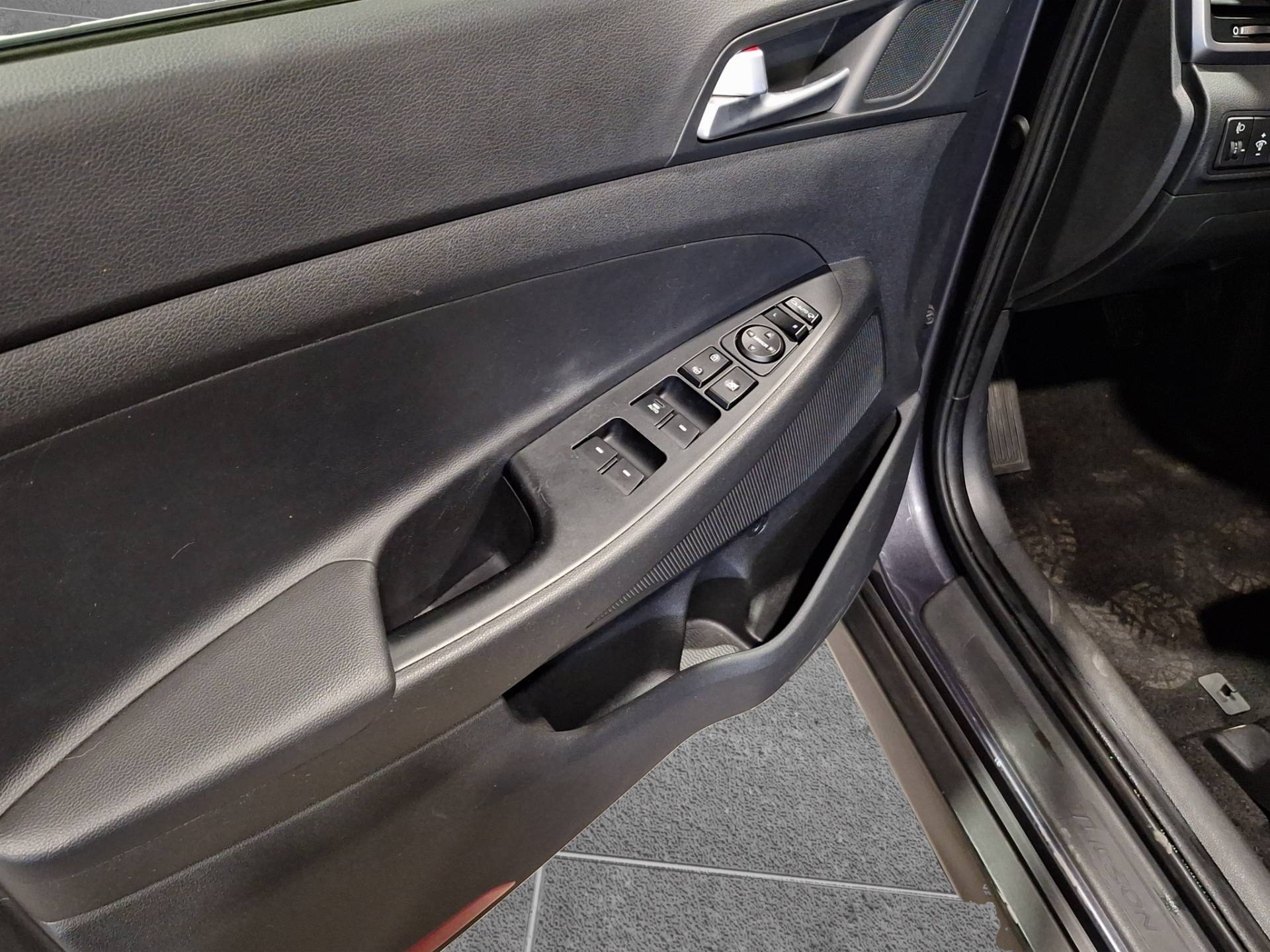 HYUNDAI Tucson - Foto 8