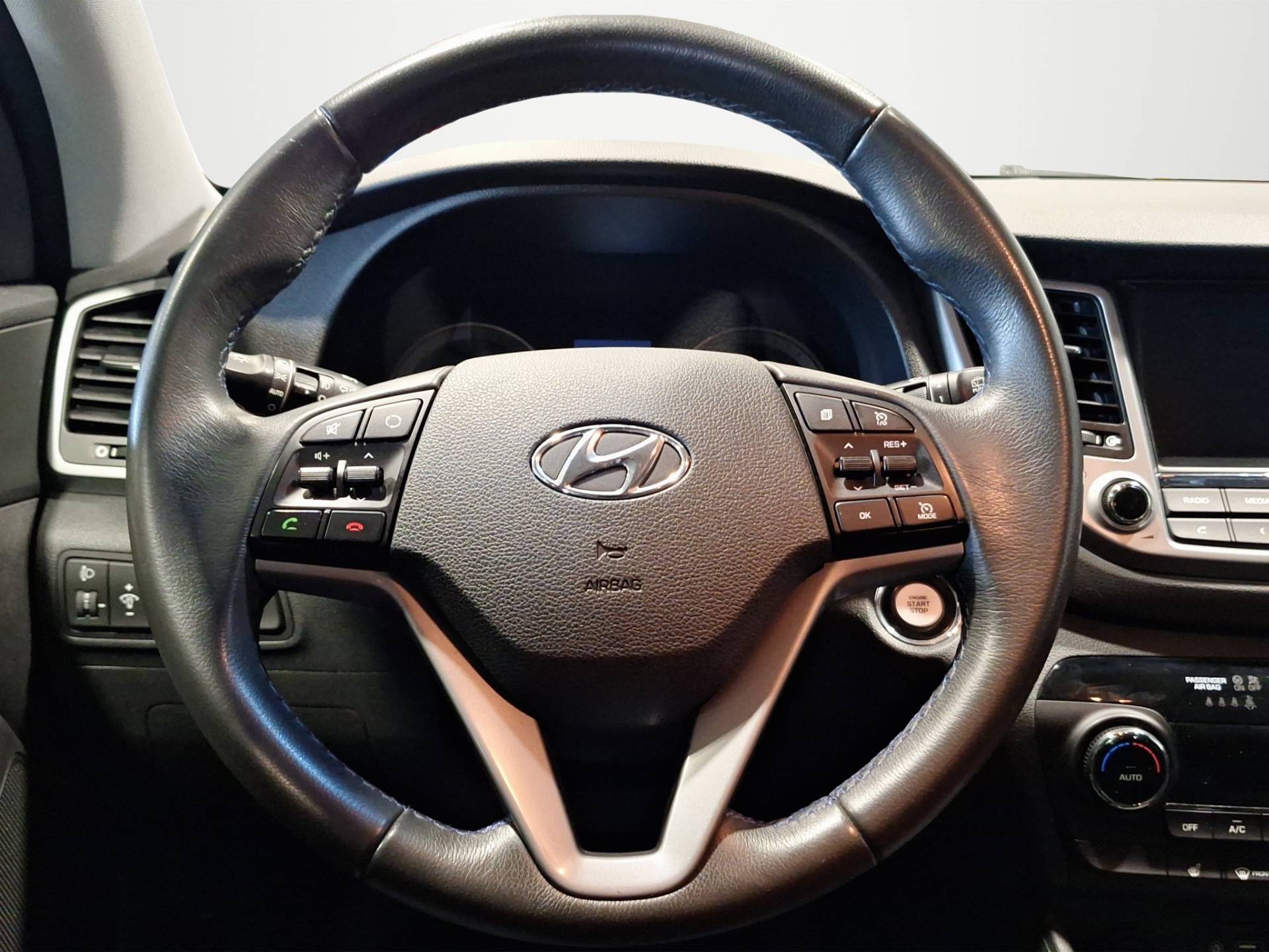 HYUNDAI Tucson - Foto 9