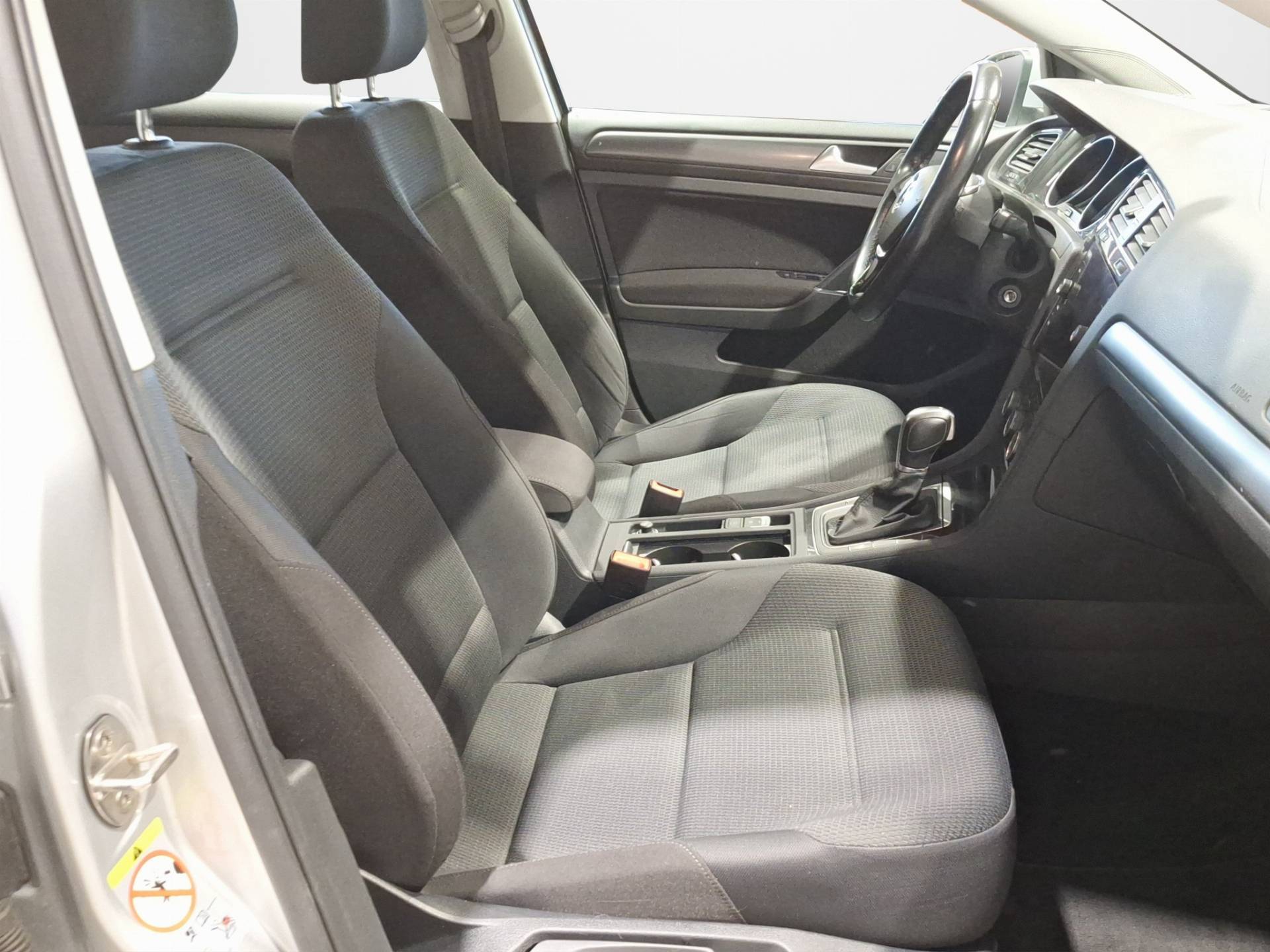 VOLKSWAGEN Golf - Foto 15