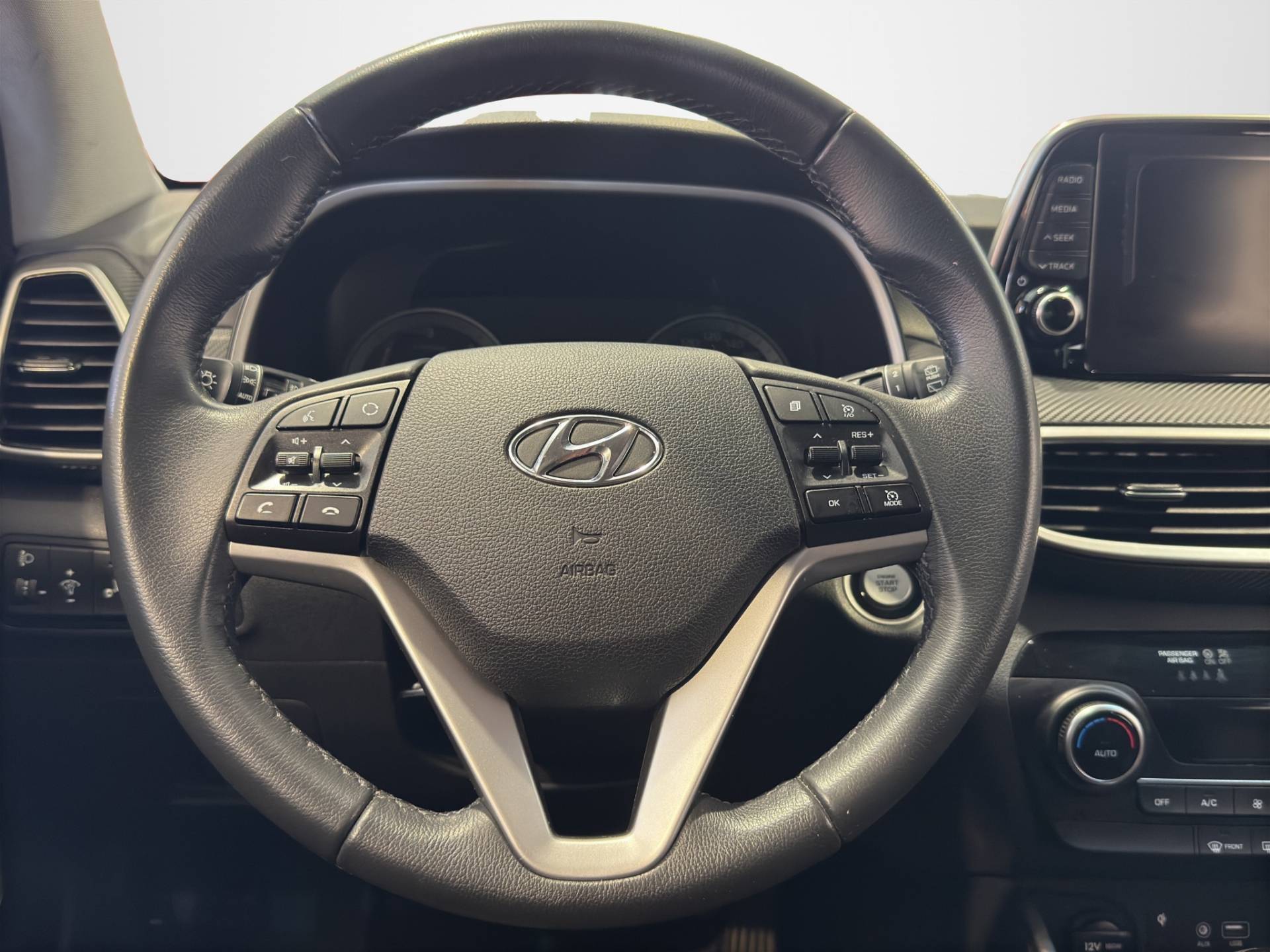 HYUNDAI Tucson - Foto 9