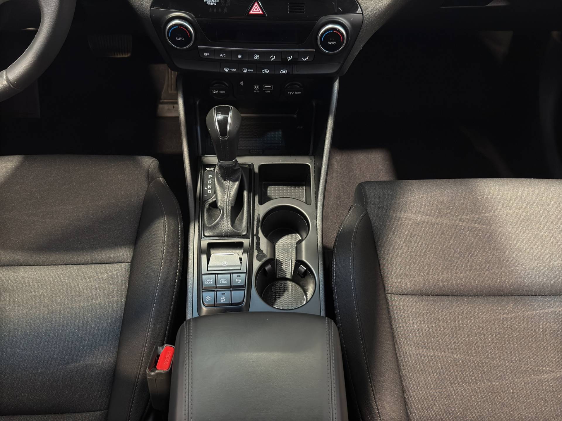 HYUNDAI Tucson - Foto 13