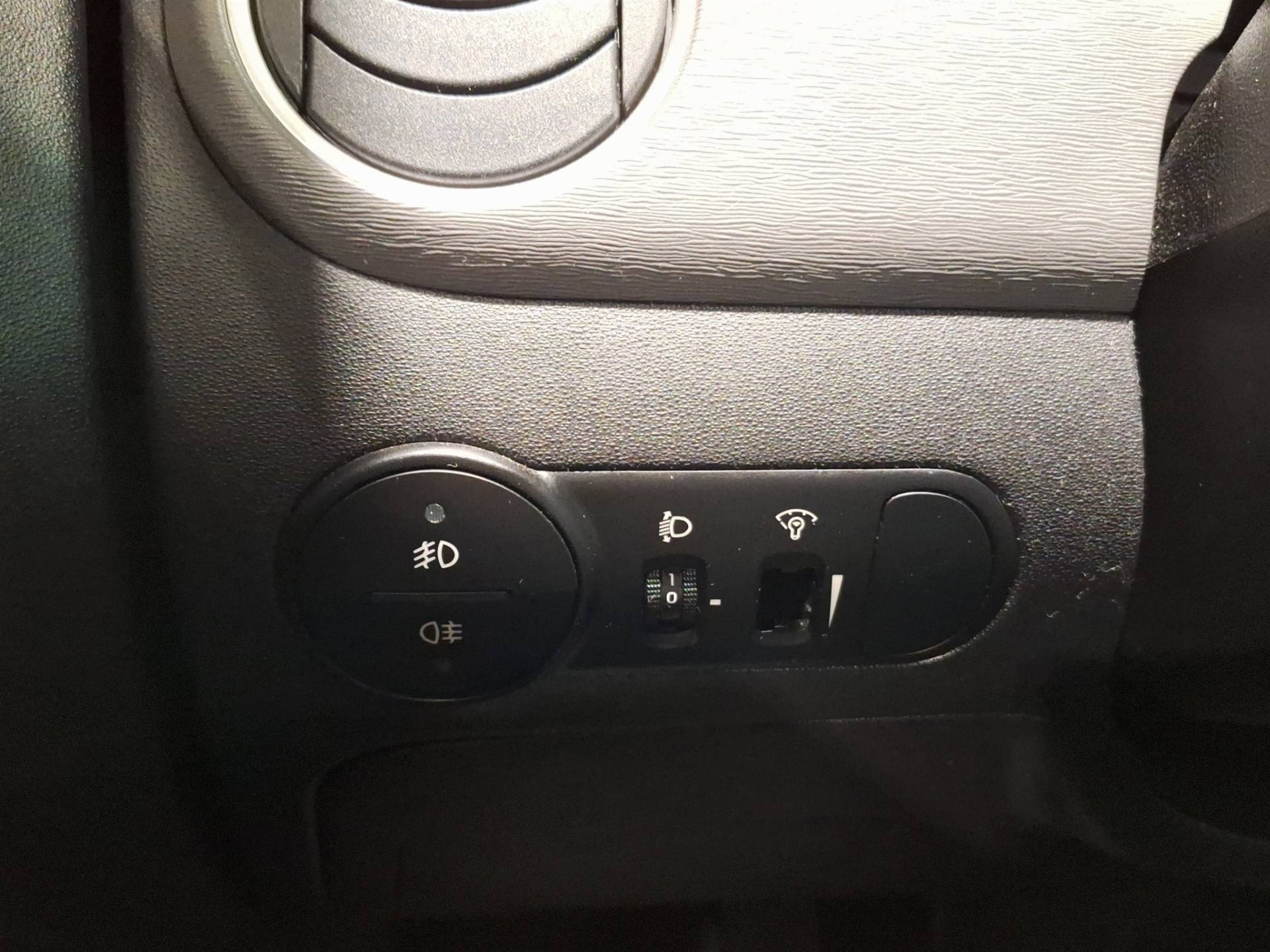 HYUNDAI I10 - Foto 30