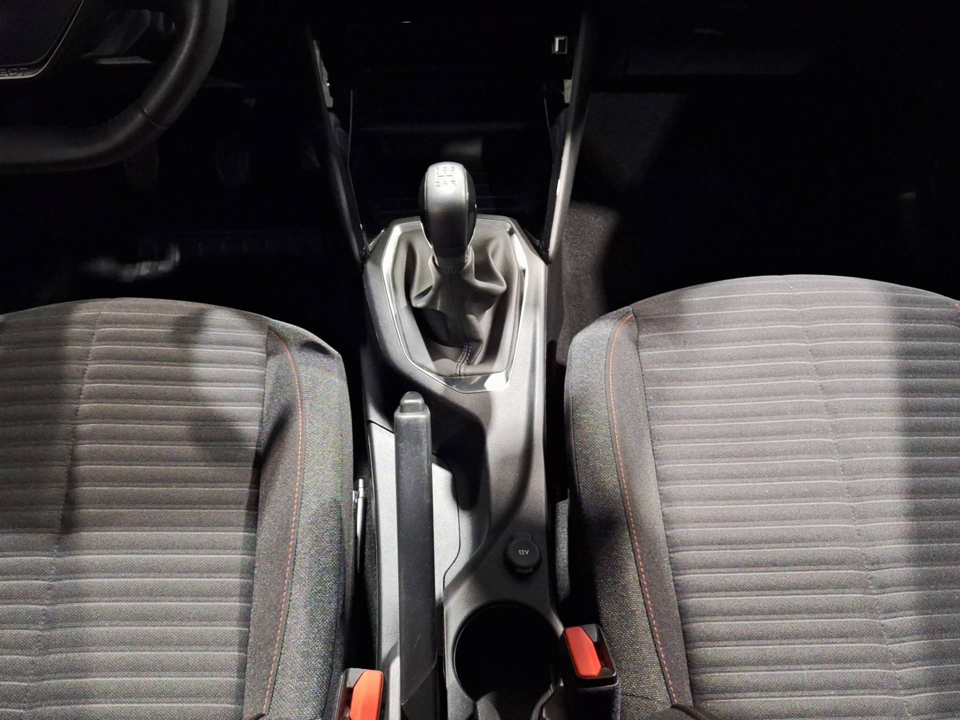 PEUGEOT 208 - Foto 13