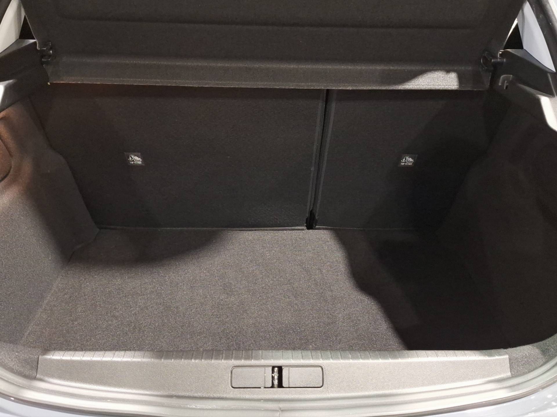 OPEL Corsa - Foto 18