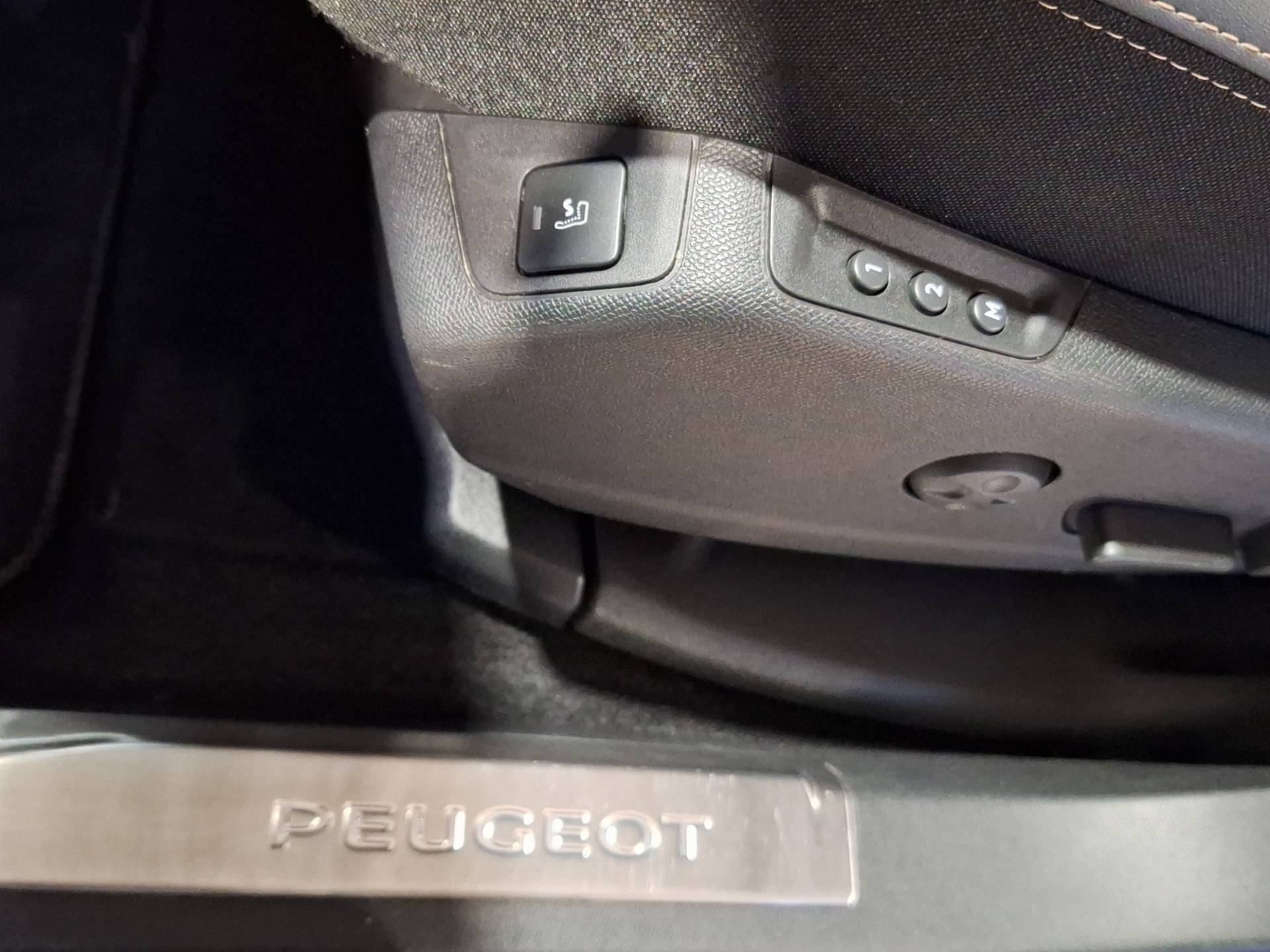 PEUGEOT 3008 - Foto 31