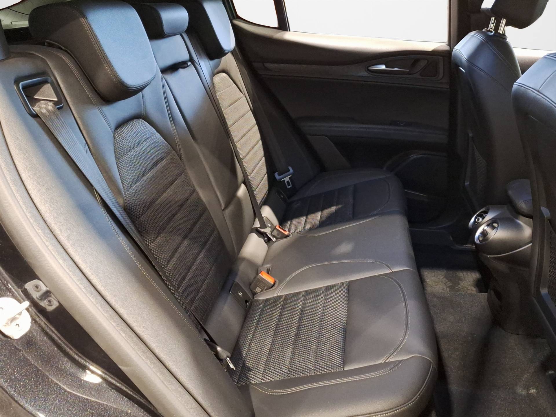 ALFA ROMEO Stelvio - Foto 17