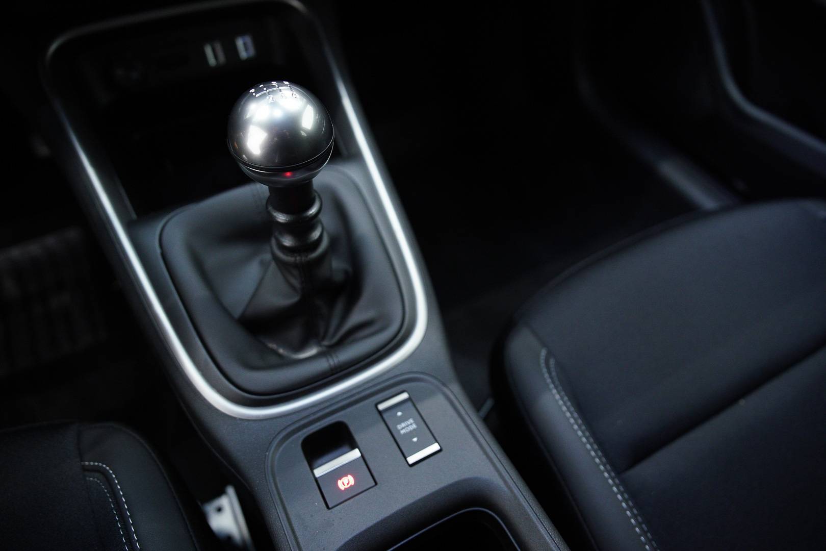 JEEP Avenger - Foto 18